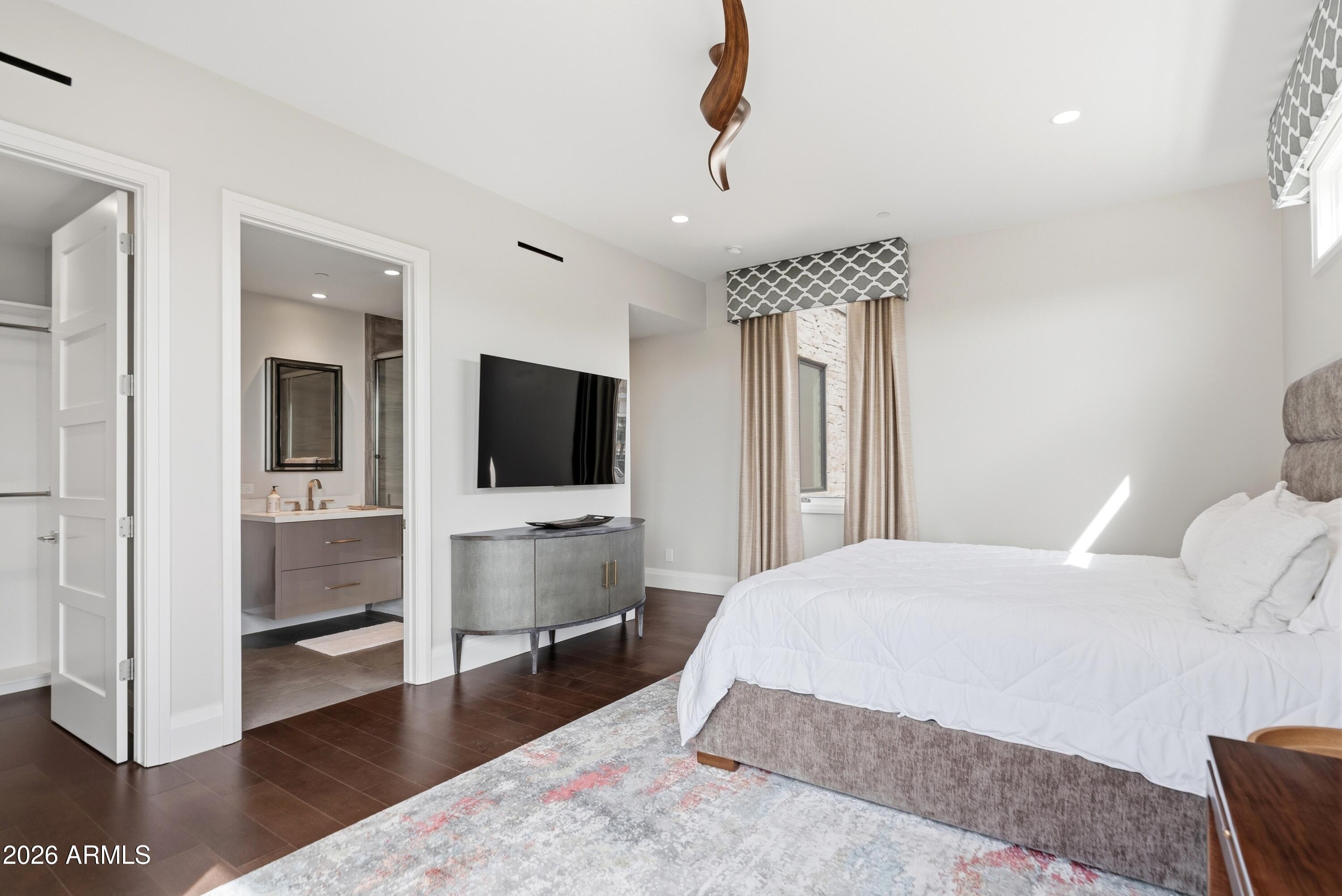VILLAS AT MOUNTAIN SHADOWS CONDOMINIUMS - Residential