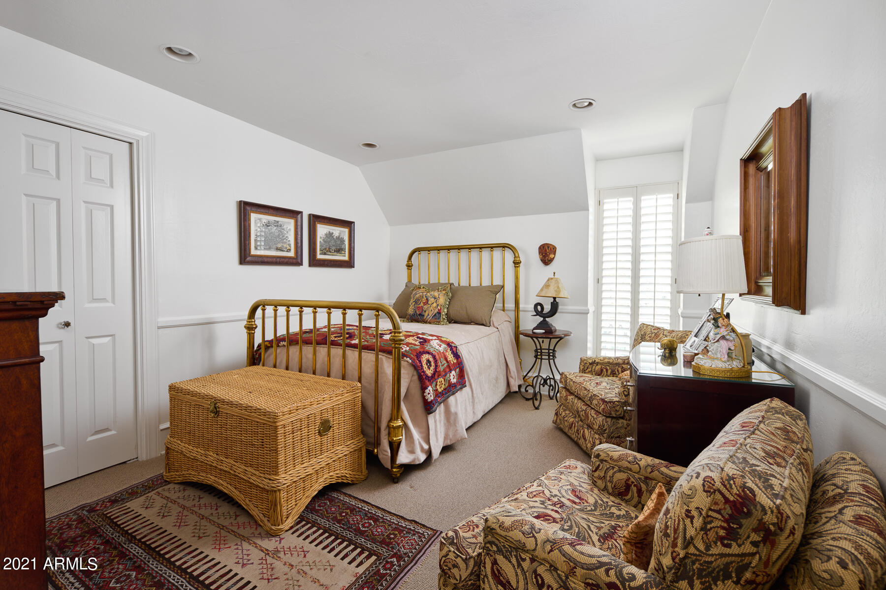 APACHE ESTATES - Residential