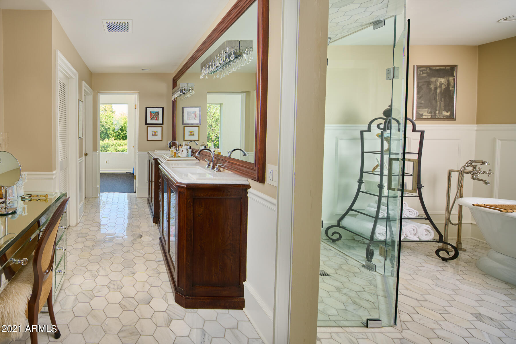APACHE ESTATES - Residential