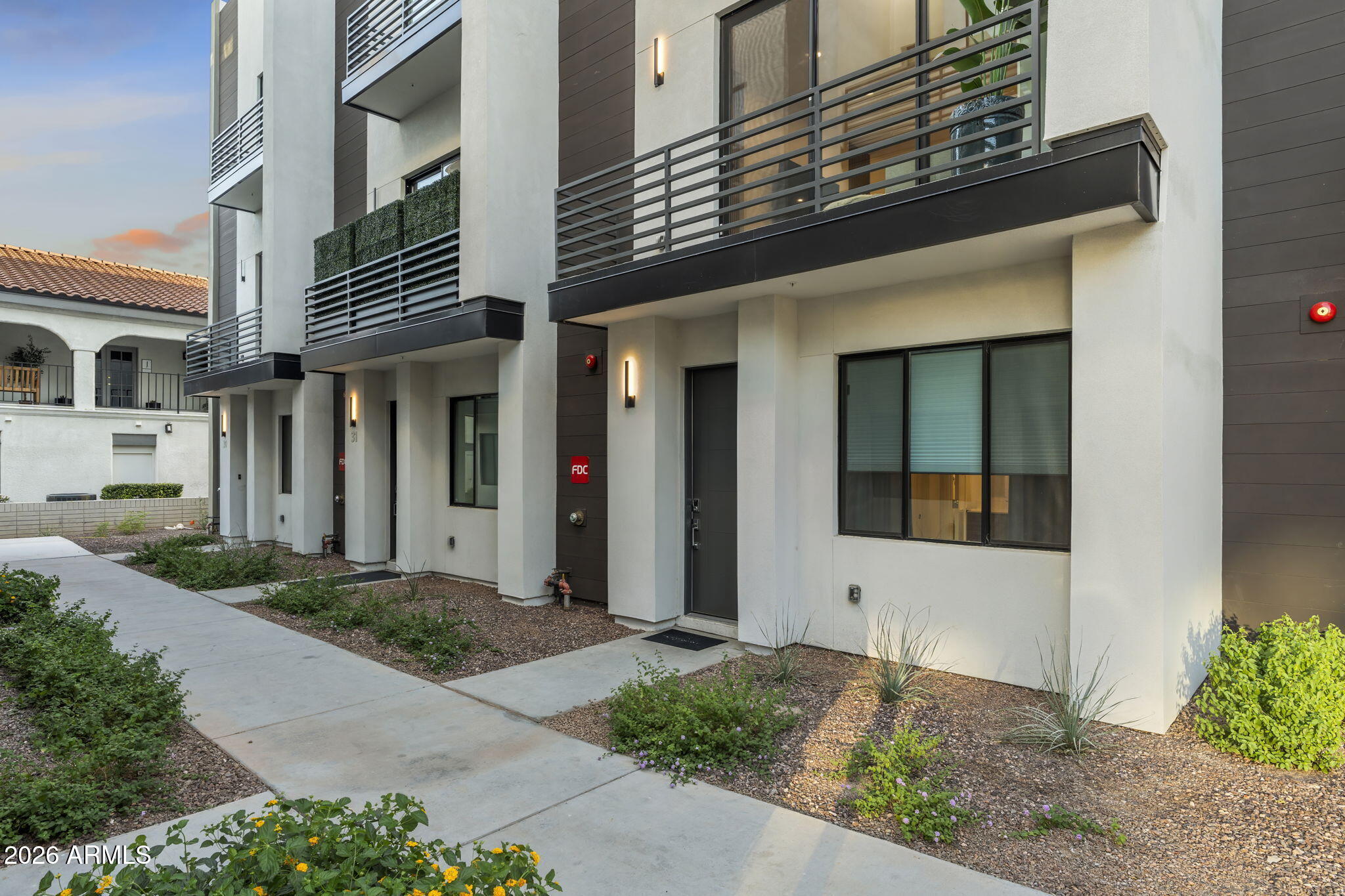 ARCADIA 32 - Residential Lease