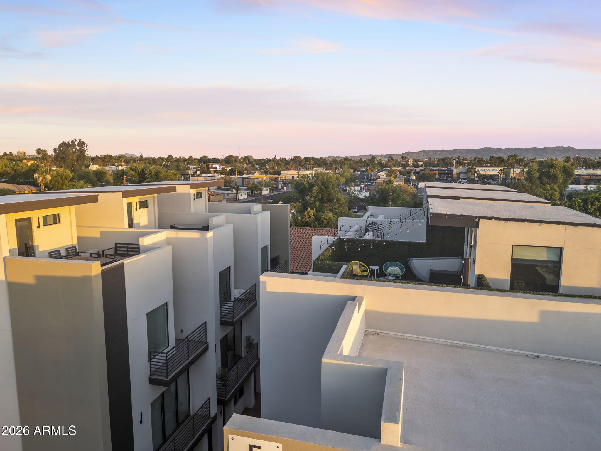 ARCADIA 32 - Residential Lease