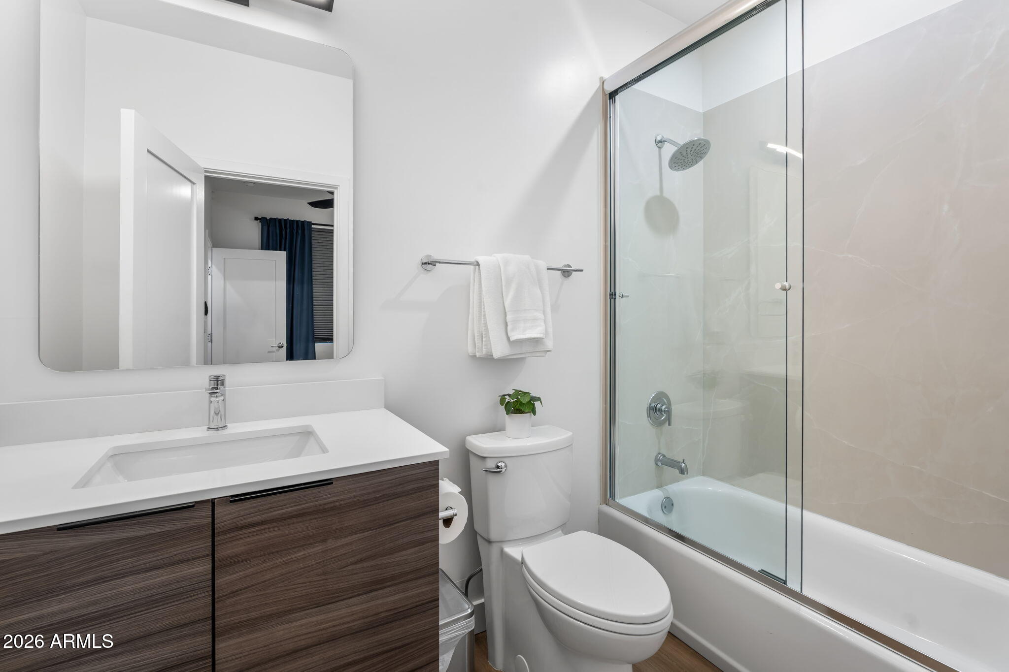 ARCADIA 32 - Residential Lease