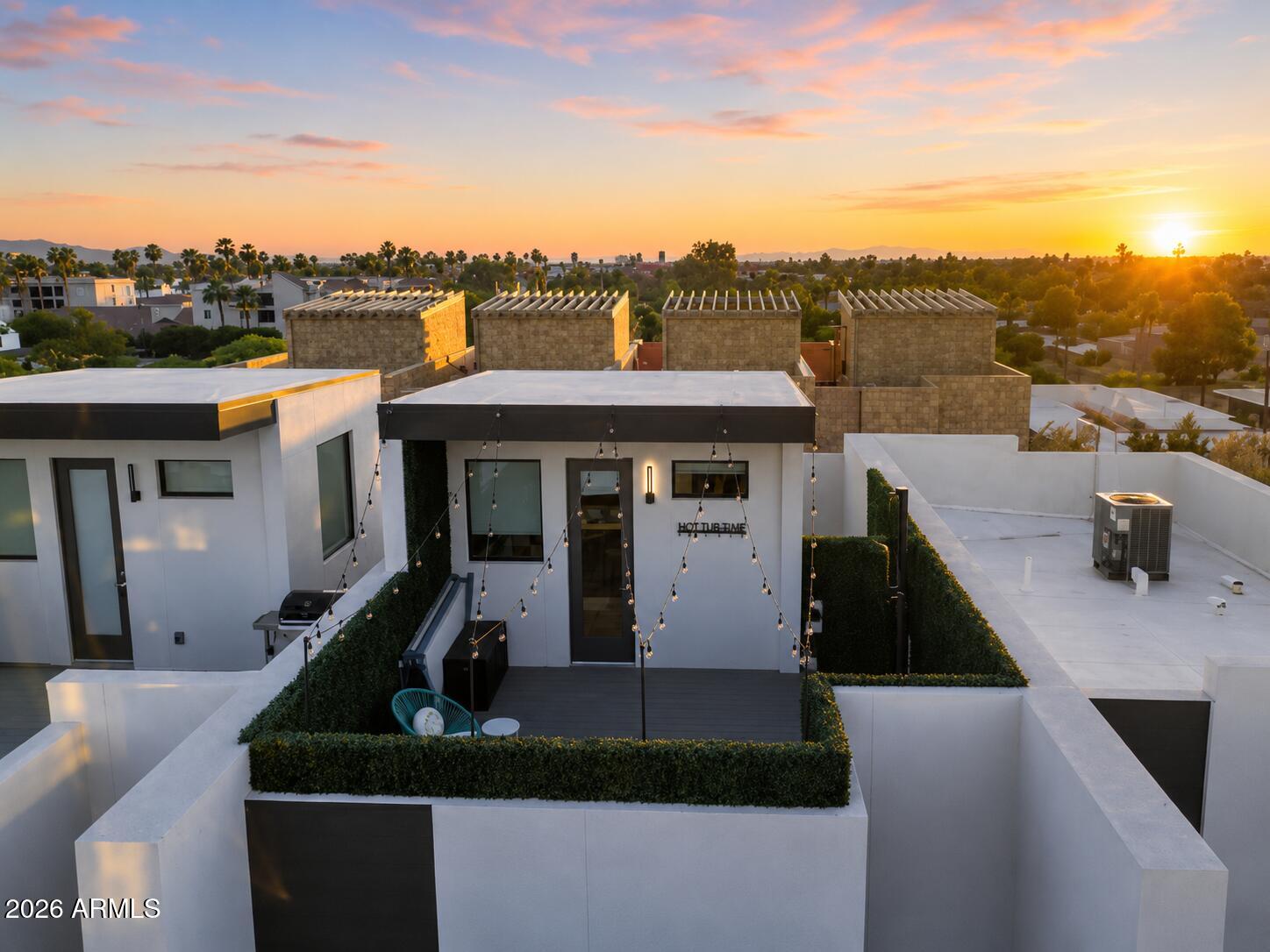 ARCADIA 32 - Residential Lease