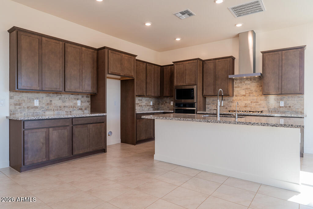 WHISPERING HILLS - Residential