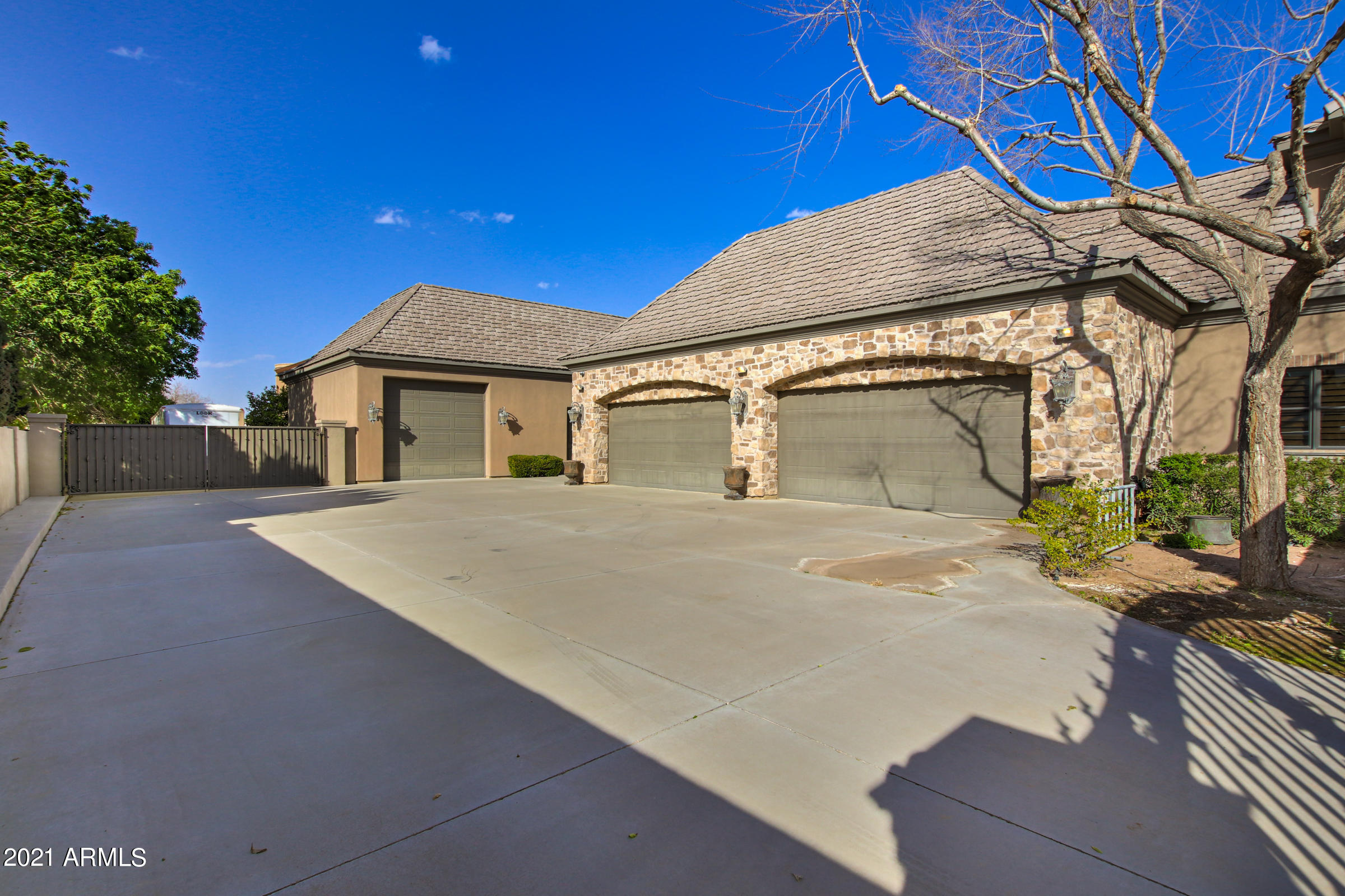 CIRCLE G AT HIGHLANDS WEST - Residential