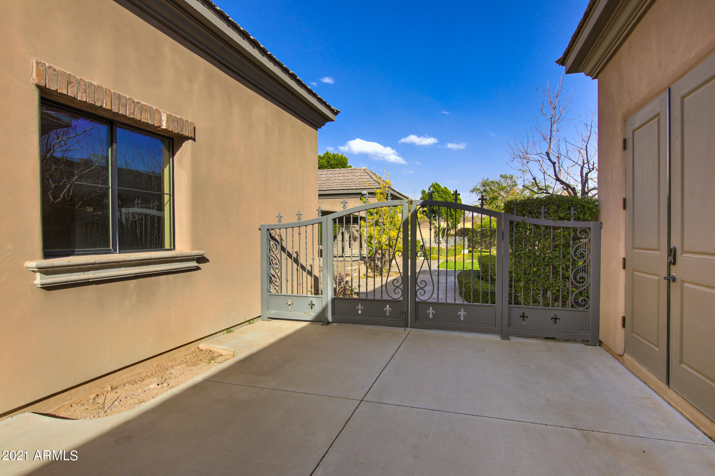 CIRCLE G AT HIGHLANDS WEST - Residential