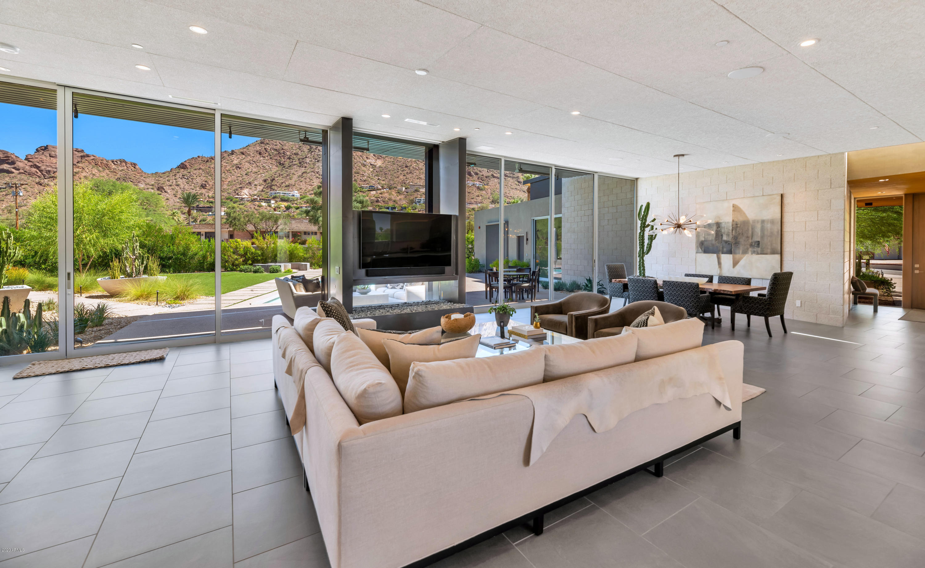 ROYAL VIEW - Residential