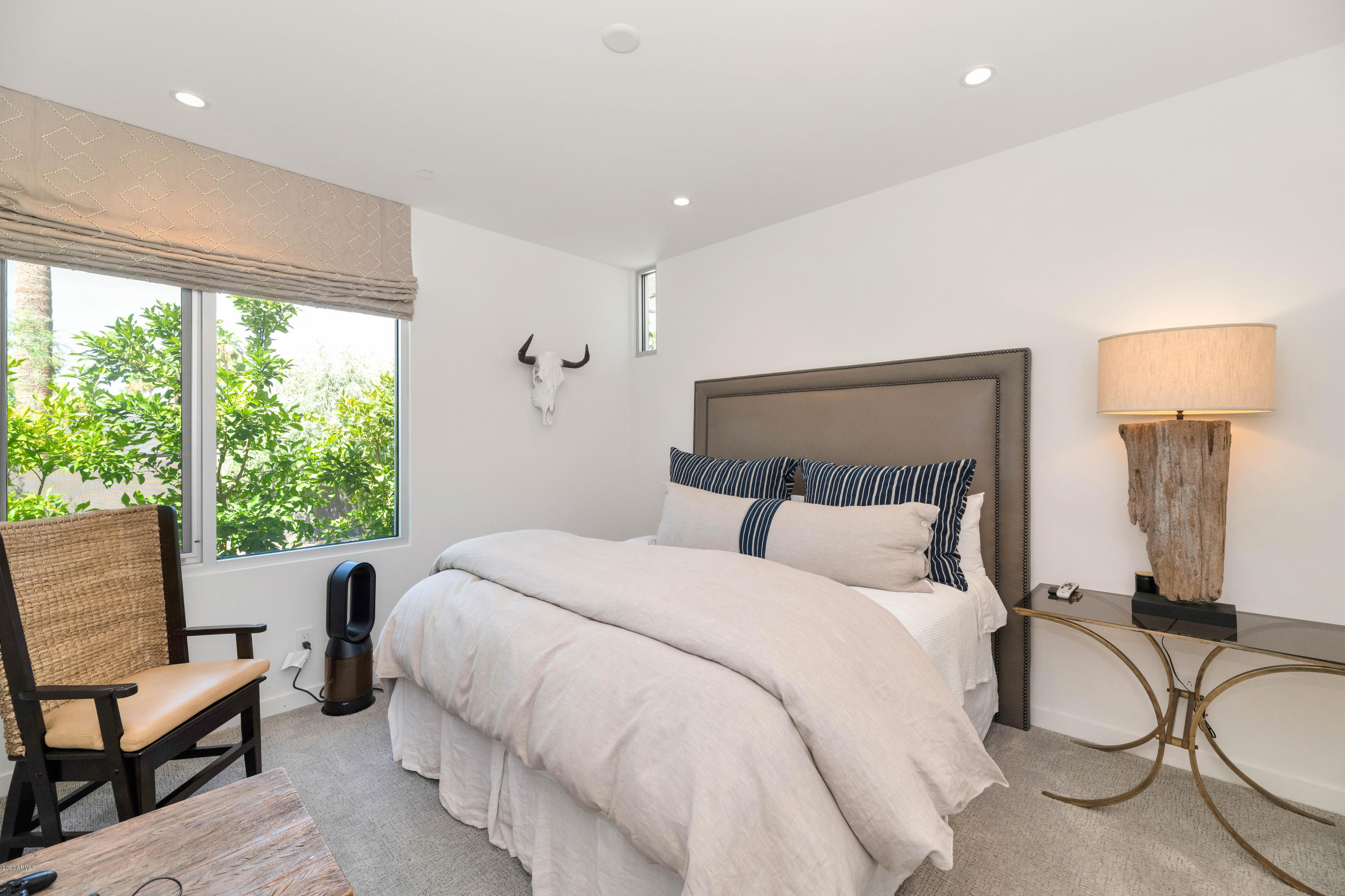 ROYAL VIEW - Residential