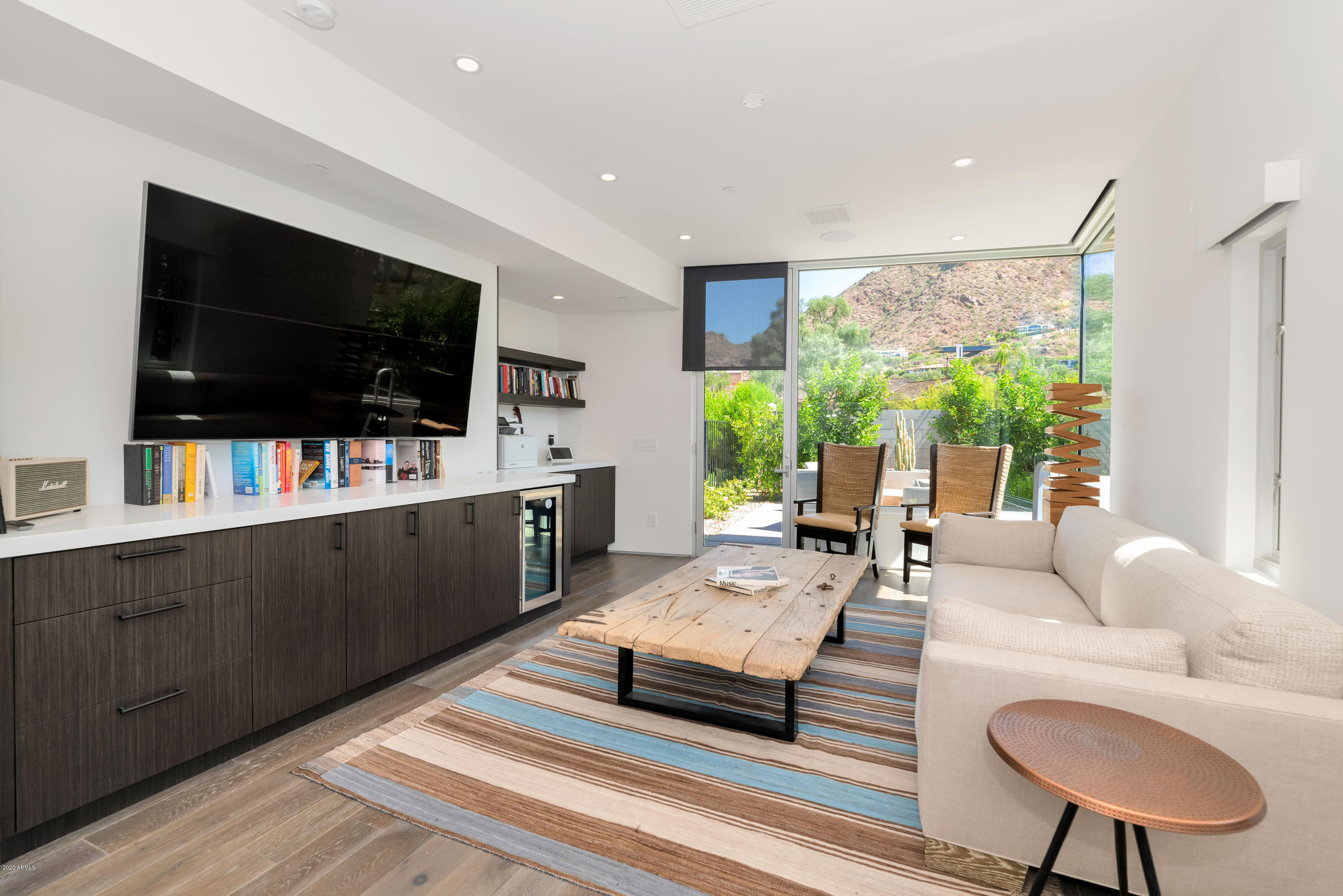 ROYAL VIEW - Residential