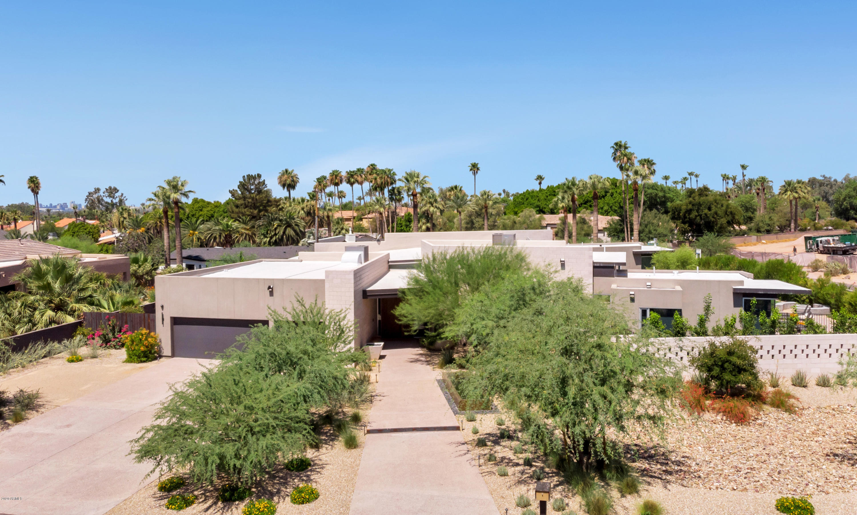 ROYAL VIEW - Residential