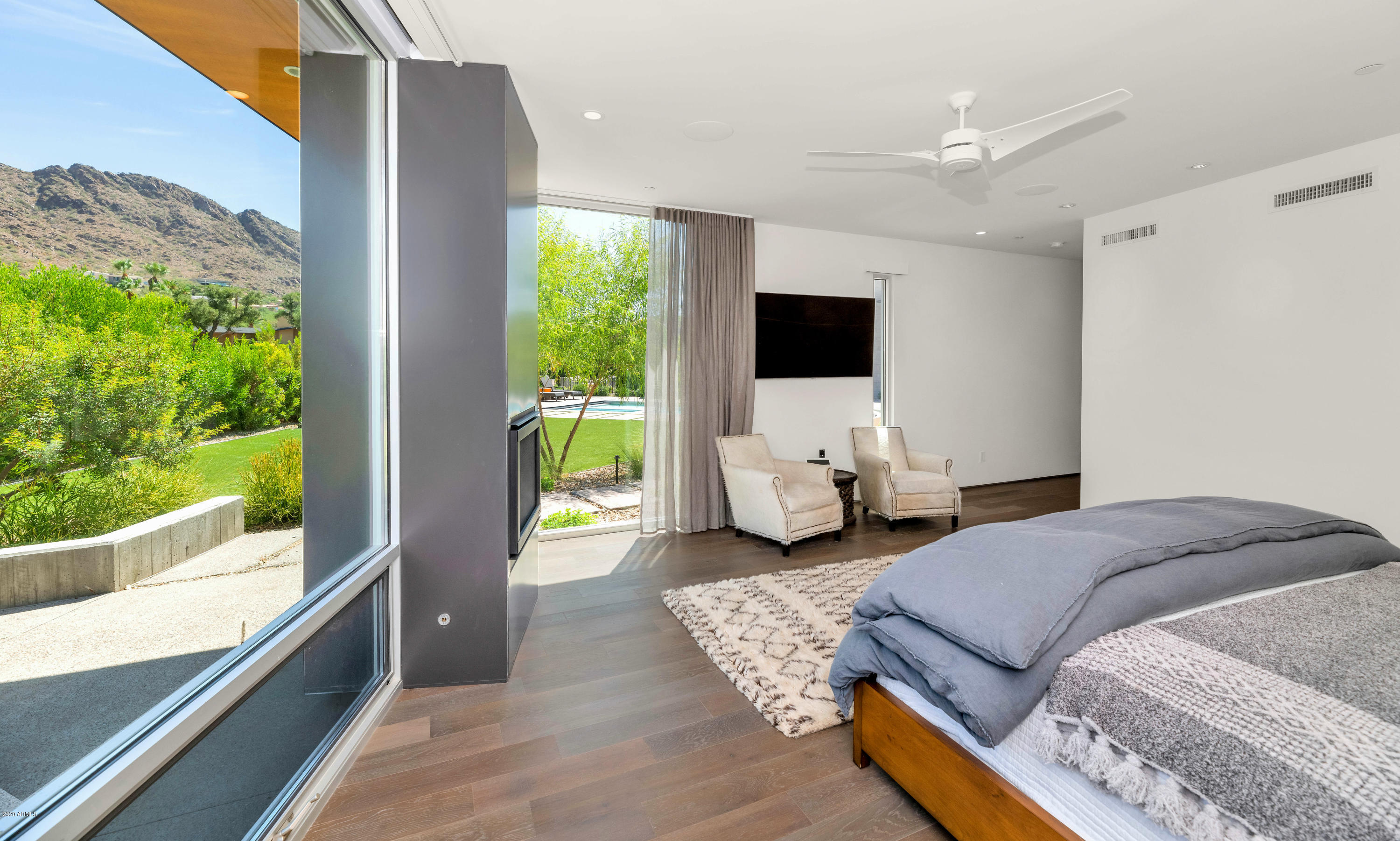 ROYAL VIEW - Residential