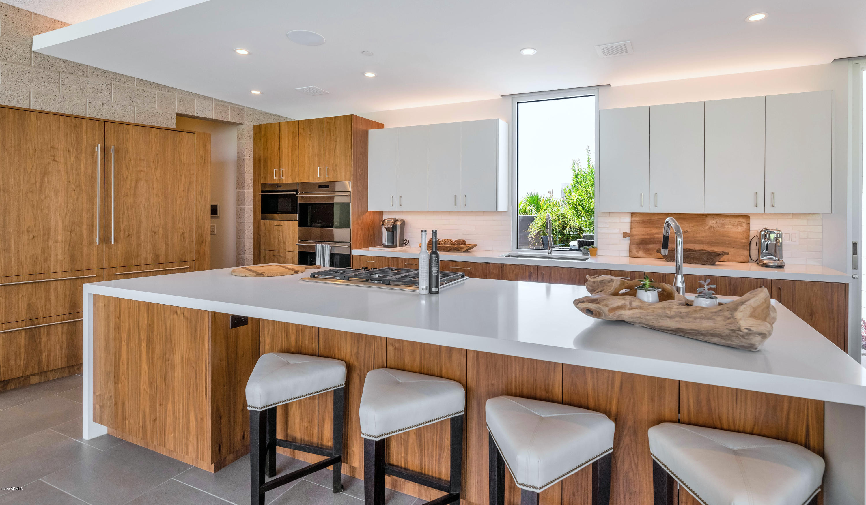 ROYAL VIEW - Residential