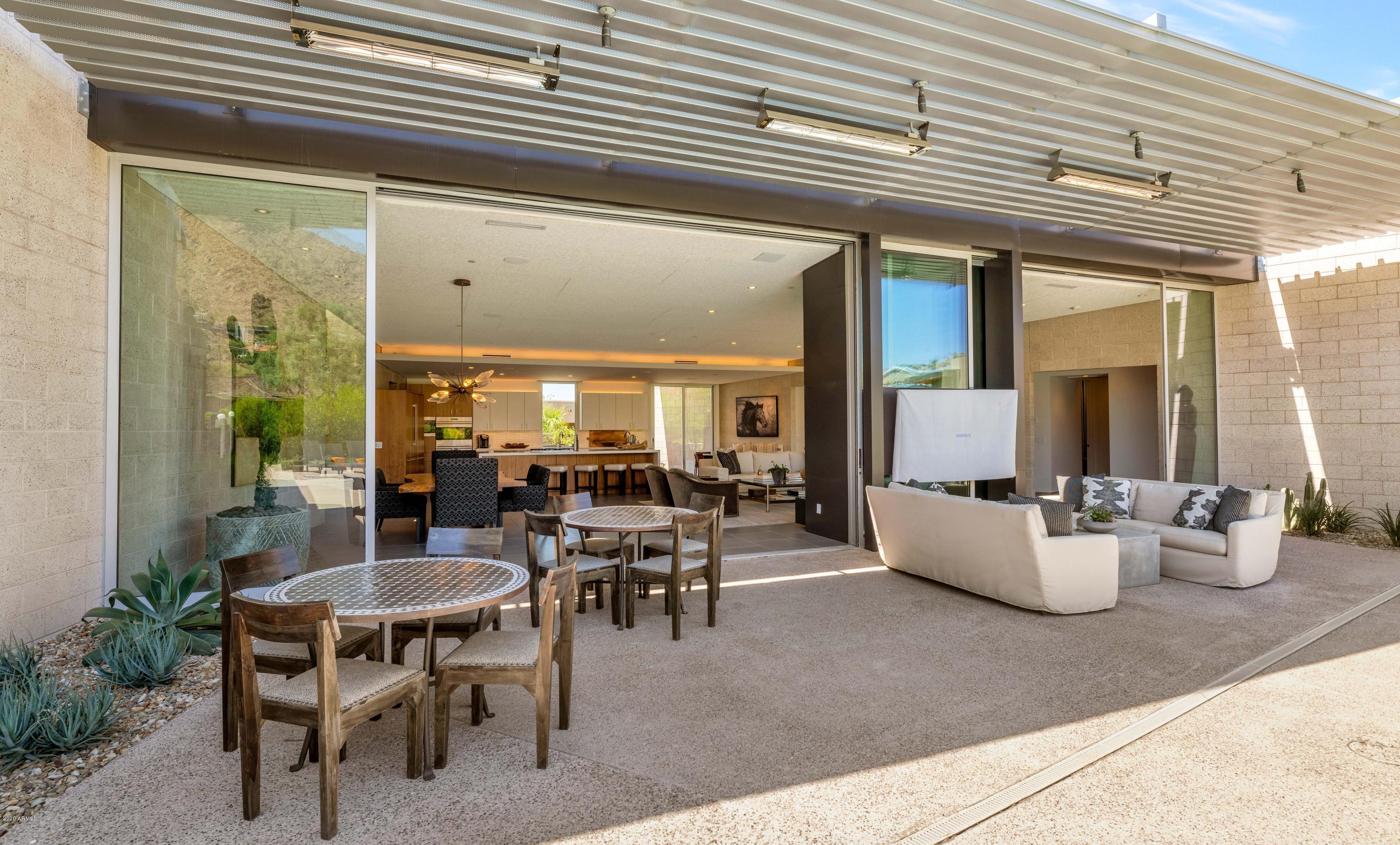 ROYAL VIEW - Residential