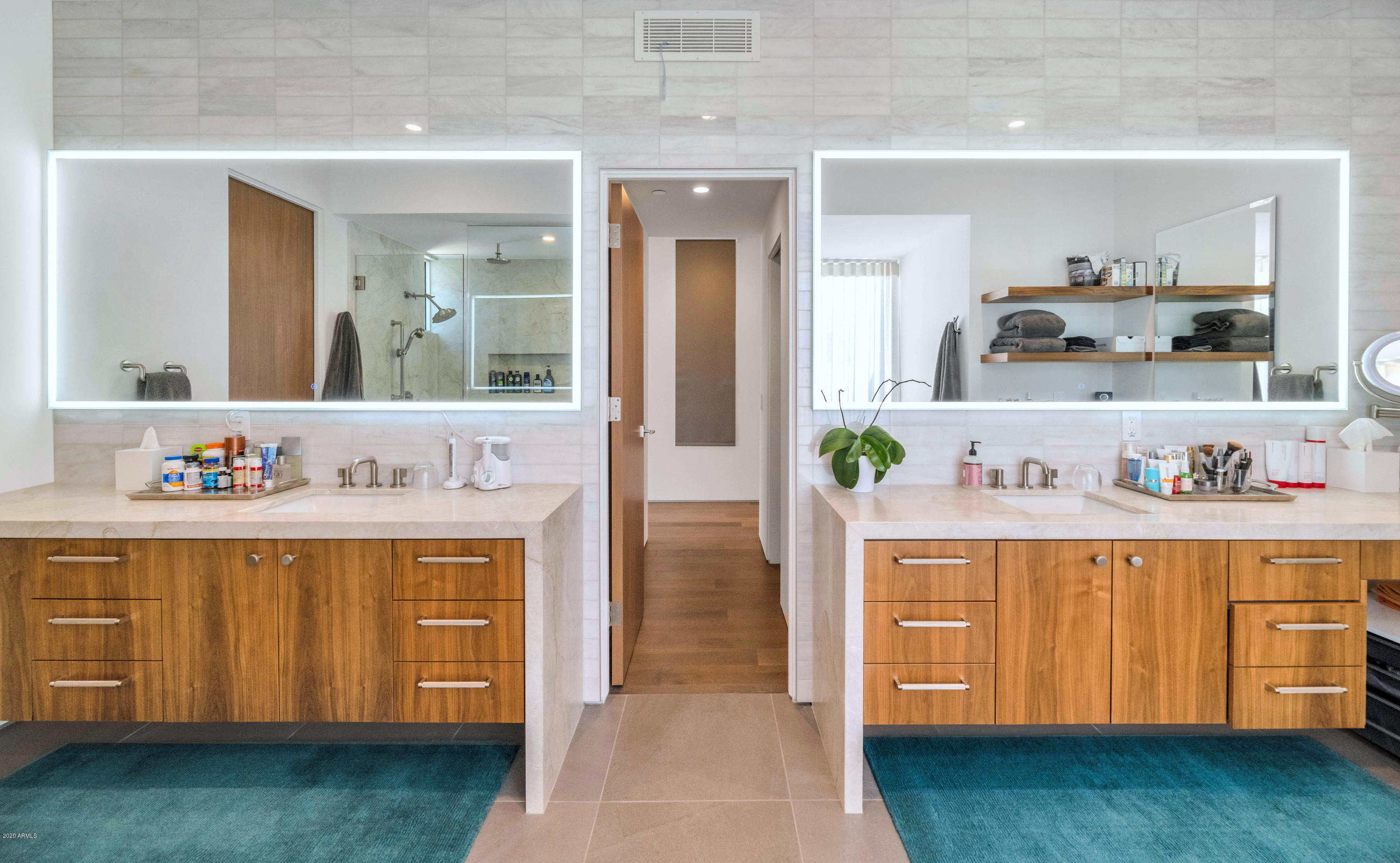 ROYAL VIEW - Residential