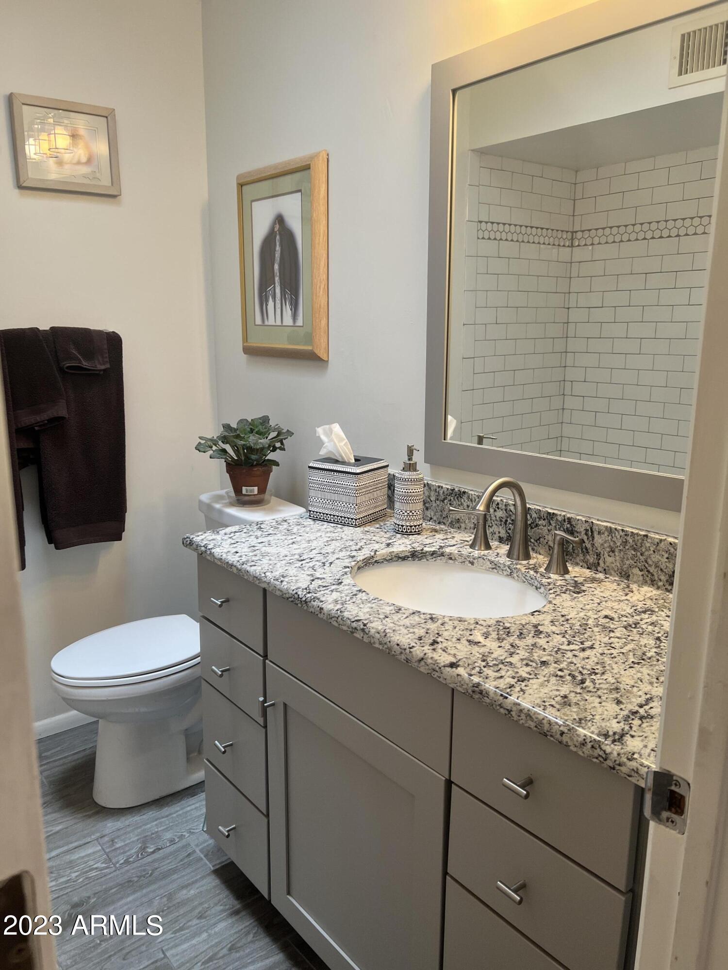TOWN & COUNTRY ESTATES - Residential