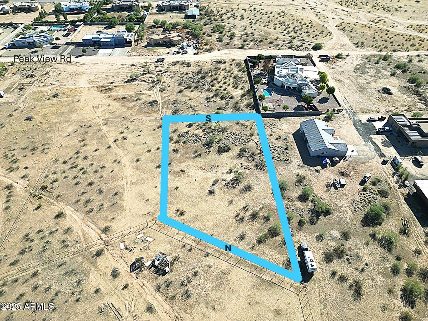 This Acre of land is 100% buildable and flat.
Not in a Flood zone.  No HOA
Build your dream home and bring your Animals, Toys, and RV.
Wittmann is close to Lake Pleasant Regional Park, White Tank Mountain Regional Park just to name a few.
Buyer and Buyer's Agent to verify all facts and figures.