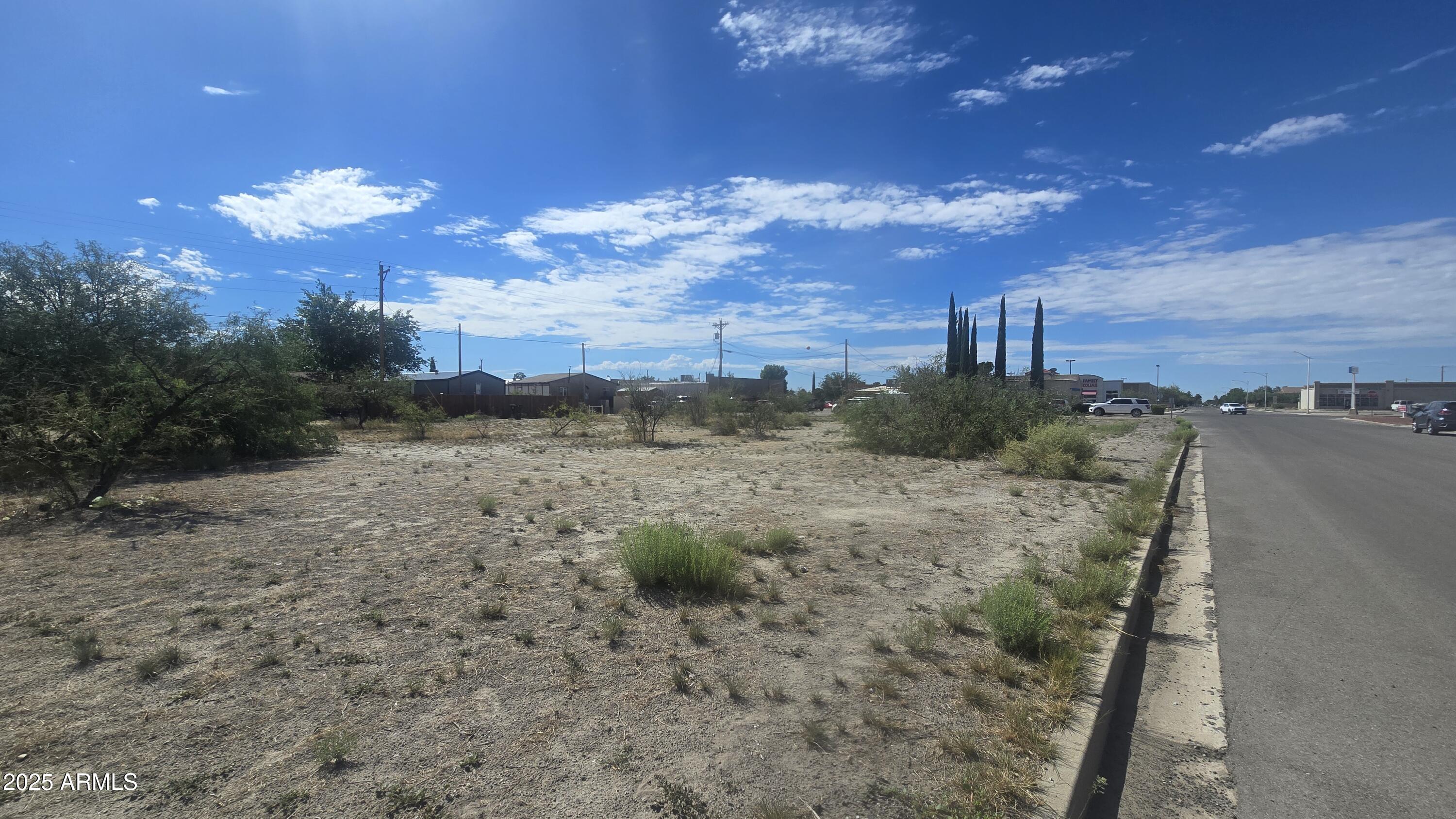 3 City Lots 0.39 acres (17,136sq ft) zoned CC-2 in the heart of Willcox, AZ. Parcel #'s are: 203-29-004, 203-29-005 & 203-29-006 Buyer bears the responsibility & must reach out to the City of Willcox for permitted uses - list below was pulled from the City Regulations/ code: Permitted Uses Include: Professional and medical offices Clinics and personal service businesses Financial institutions and dress shops Specialty shops such as bookstores, jewelry, arts and crafts, or photography Art studios, museums, bakeries, and TV/appliance repair or sales Printing, blueprinting, and related services Conditional Uses (with City Approval): Daycare or nursery, Theaters, radio, or cable TV stations, Mini-storage facilities, Furniture, hardware, paint, or upholstery stores, Convenience markets