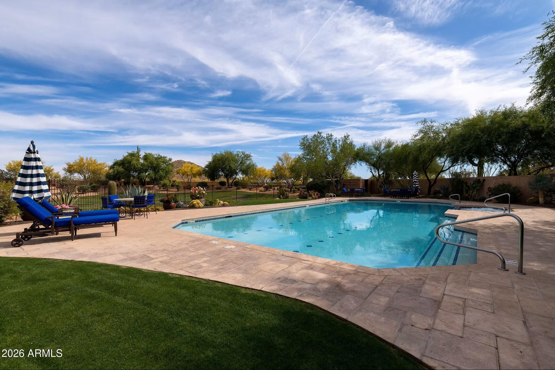 Whisper Rock - Residential