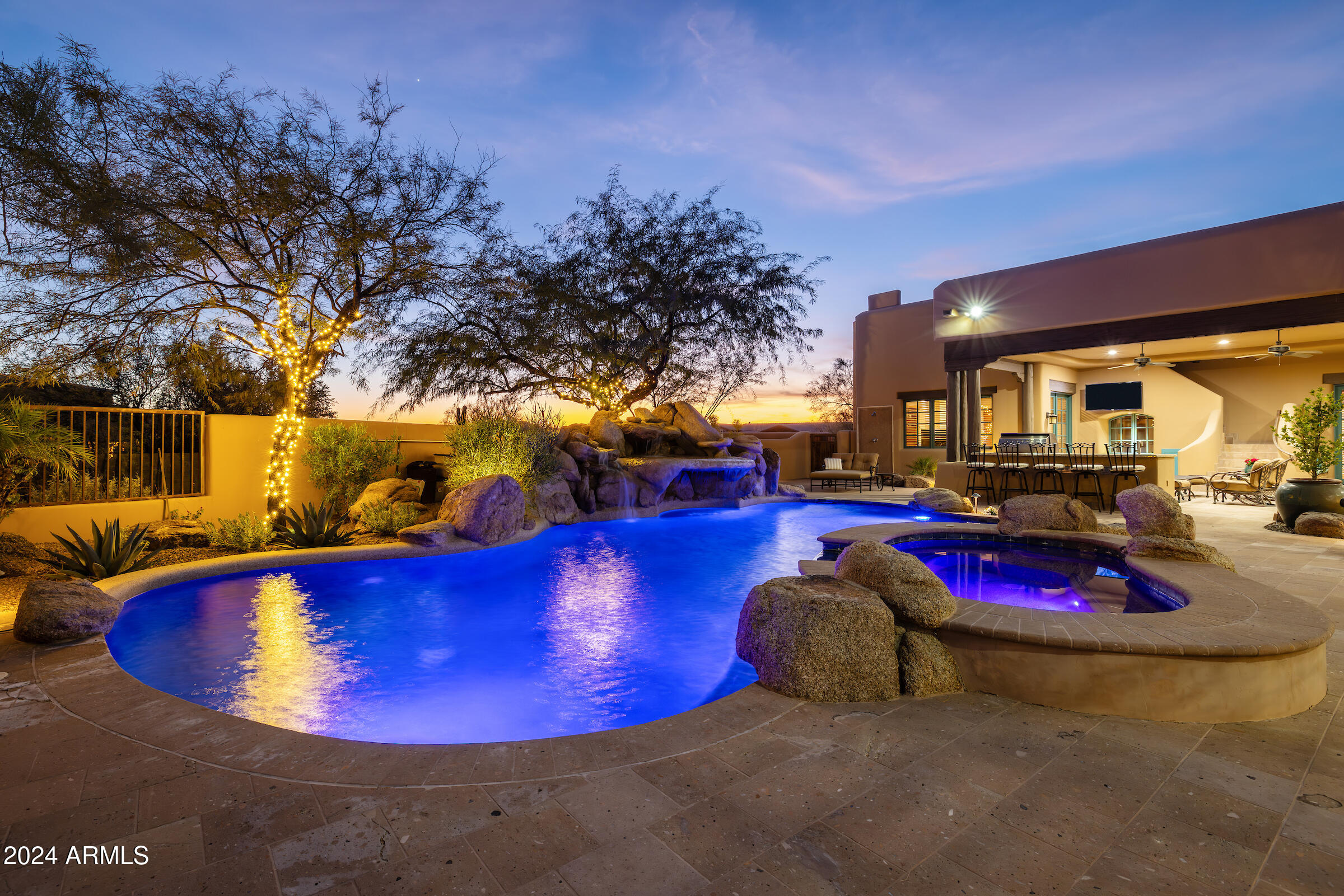 Whisper Rock - Residential