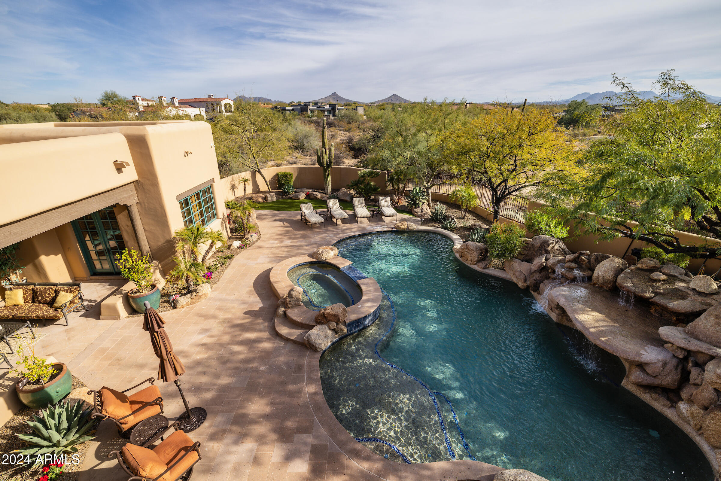 Whisper Rock - Residential