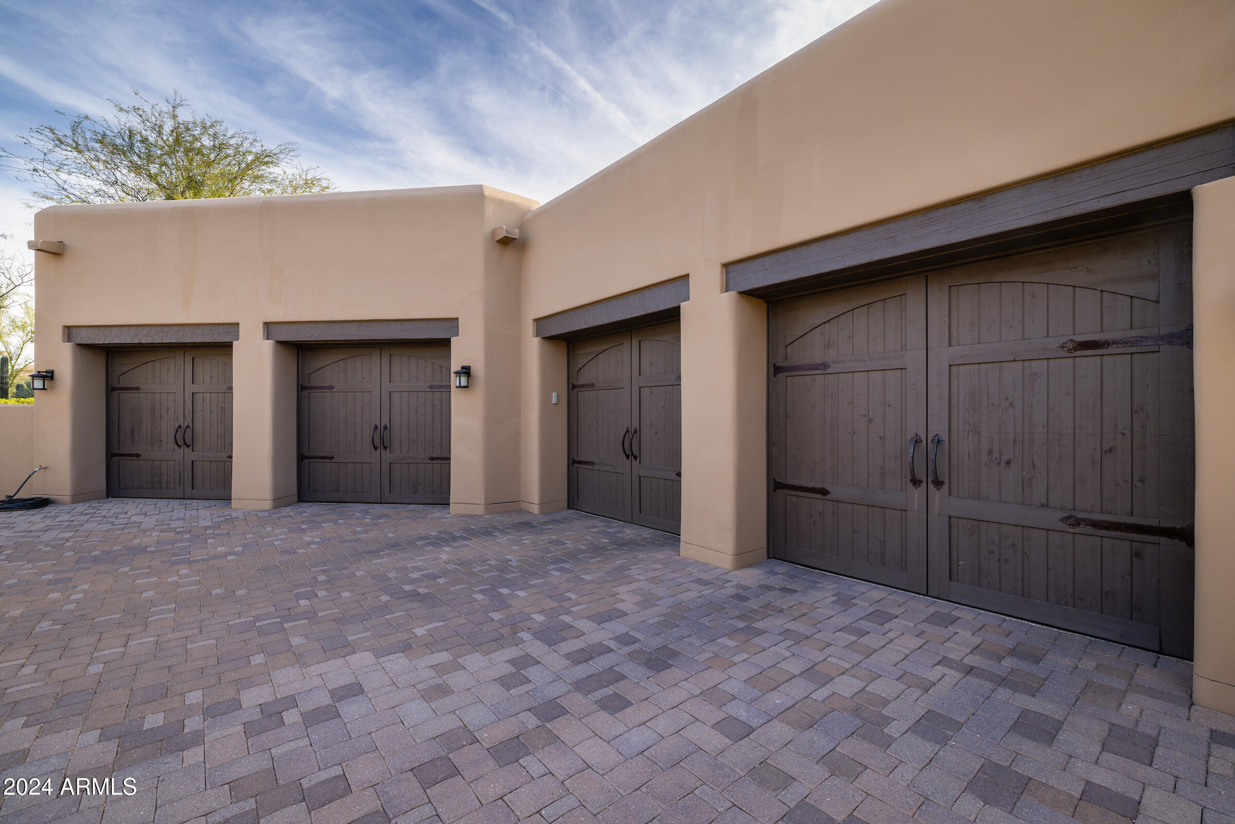 Whisper Rock - Residential