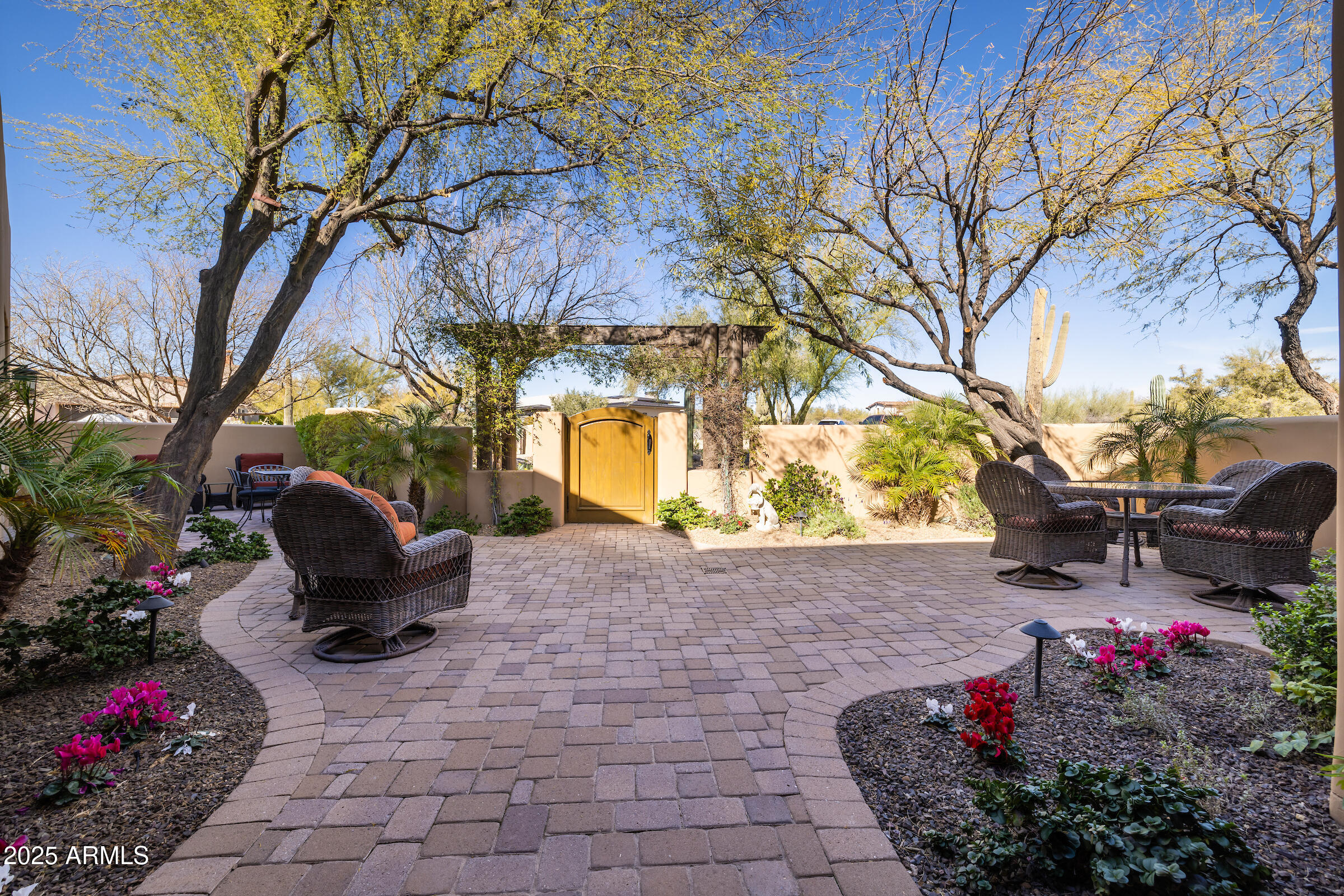 Whisper Rock - Residential