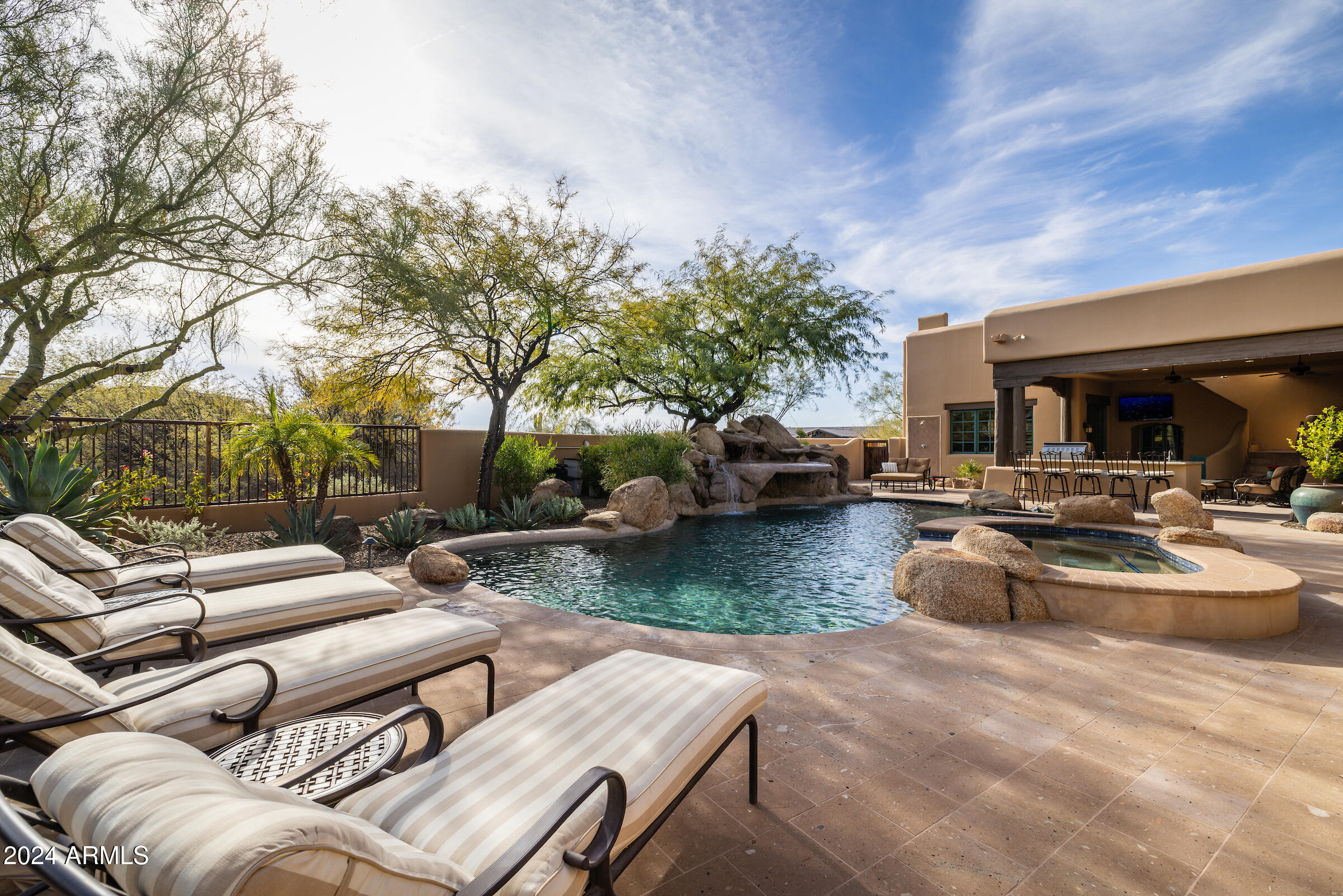 Whisper Rock - Residential