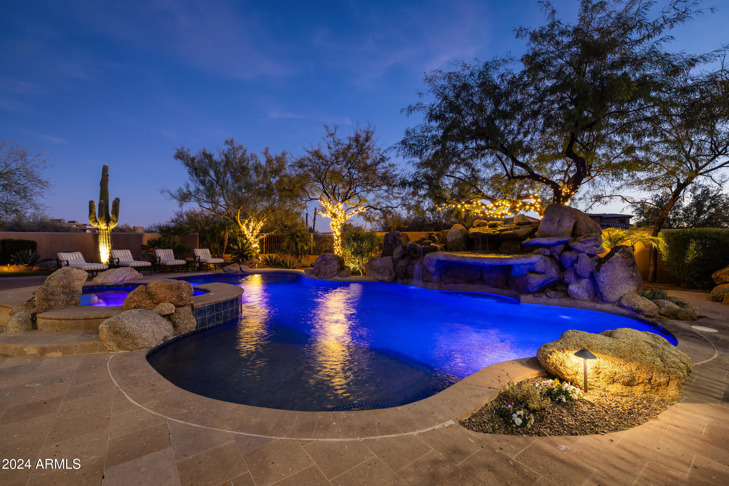 Whisper Rock - Residential
