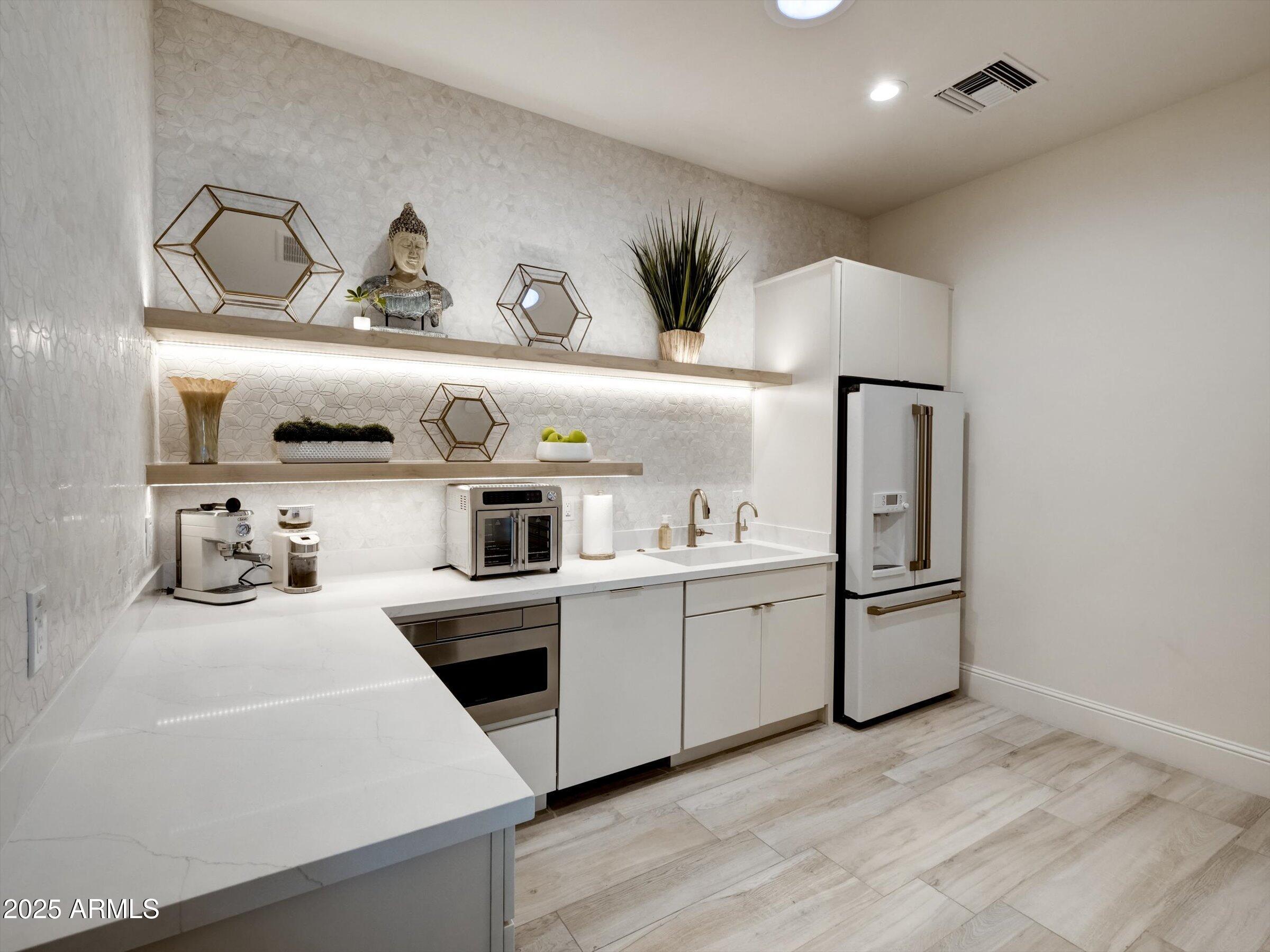 EAGLES NEST - Residential