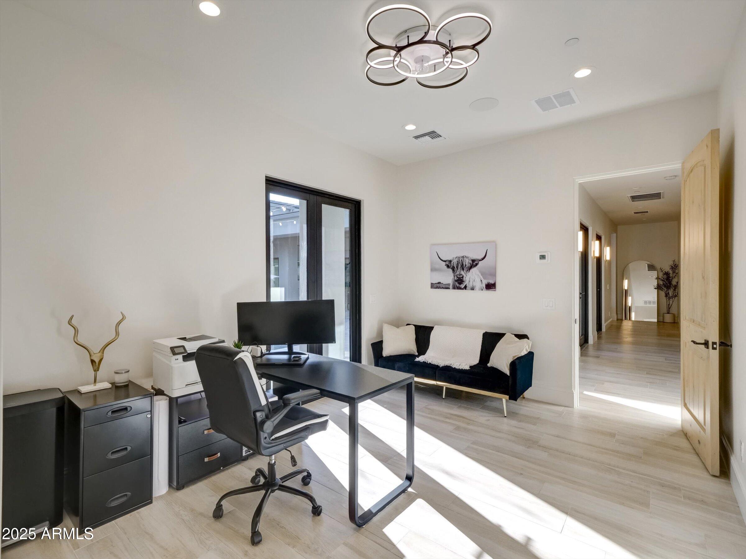 EAGLES NEST - Residential