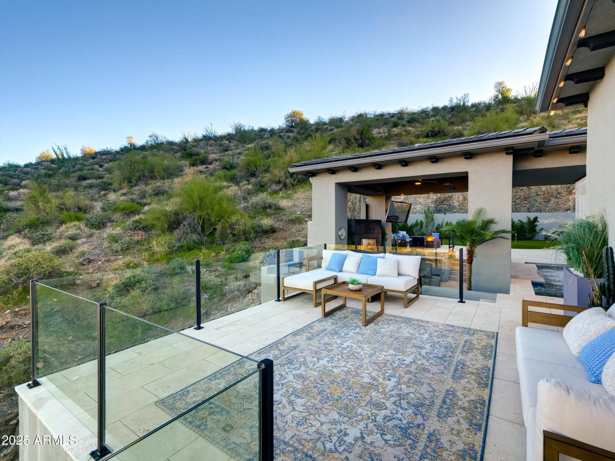 EAGLES NEST - Residential