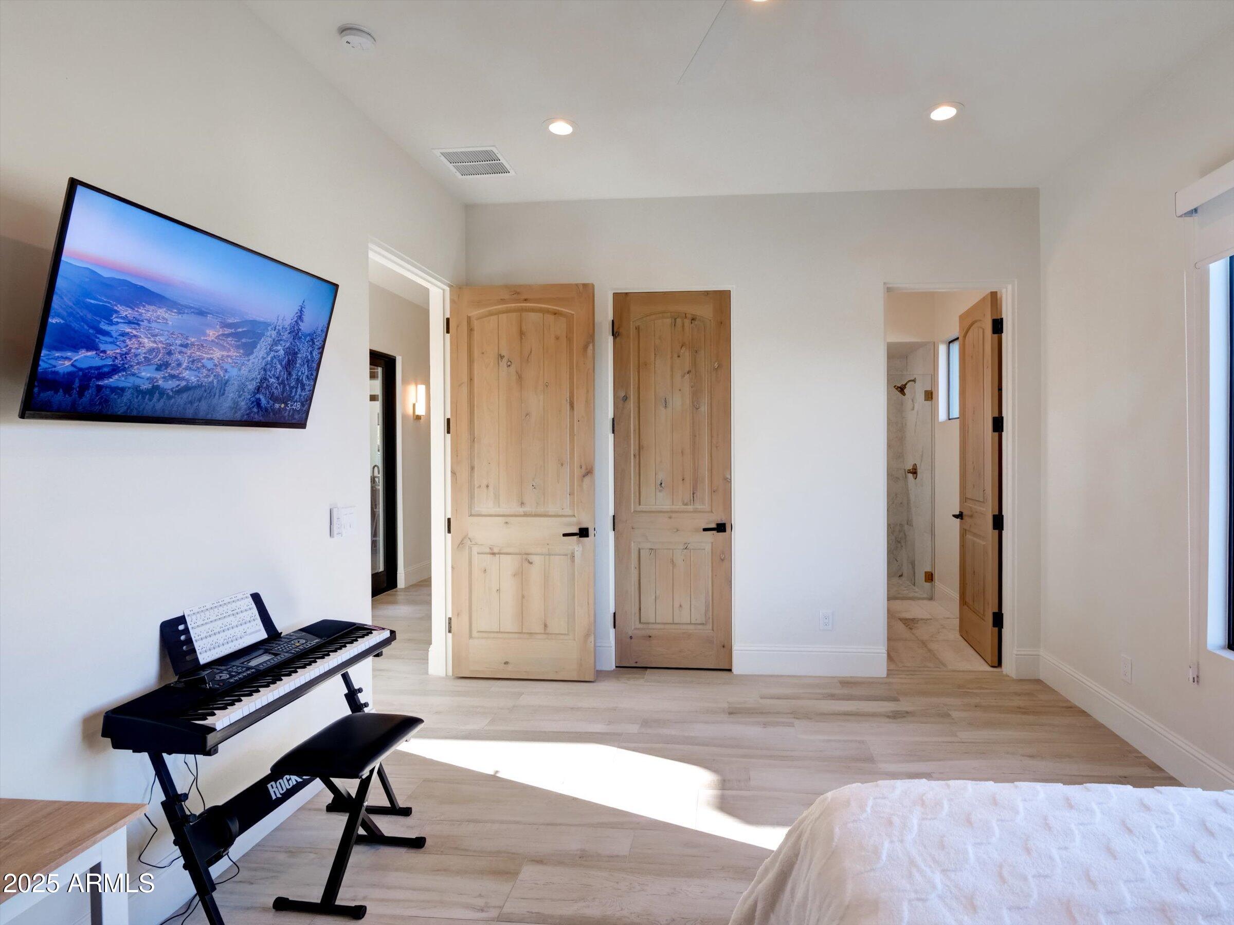 EAGLES NEST - Residential
