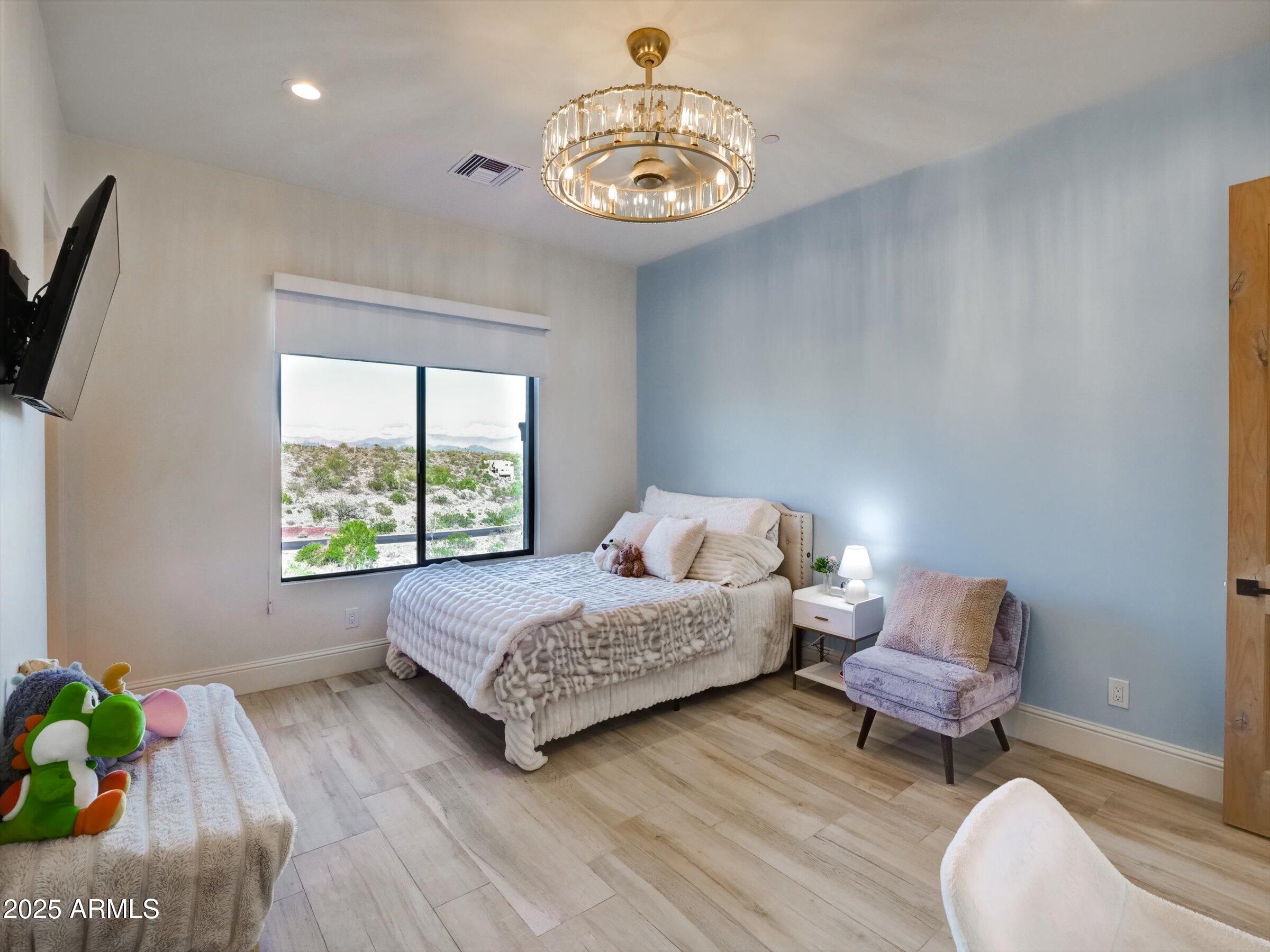 EAGLES NEST - Residential