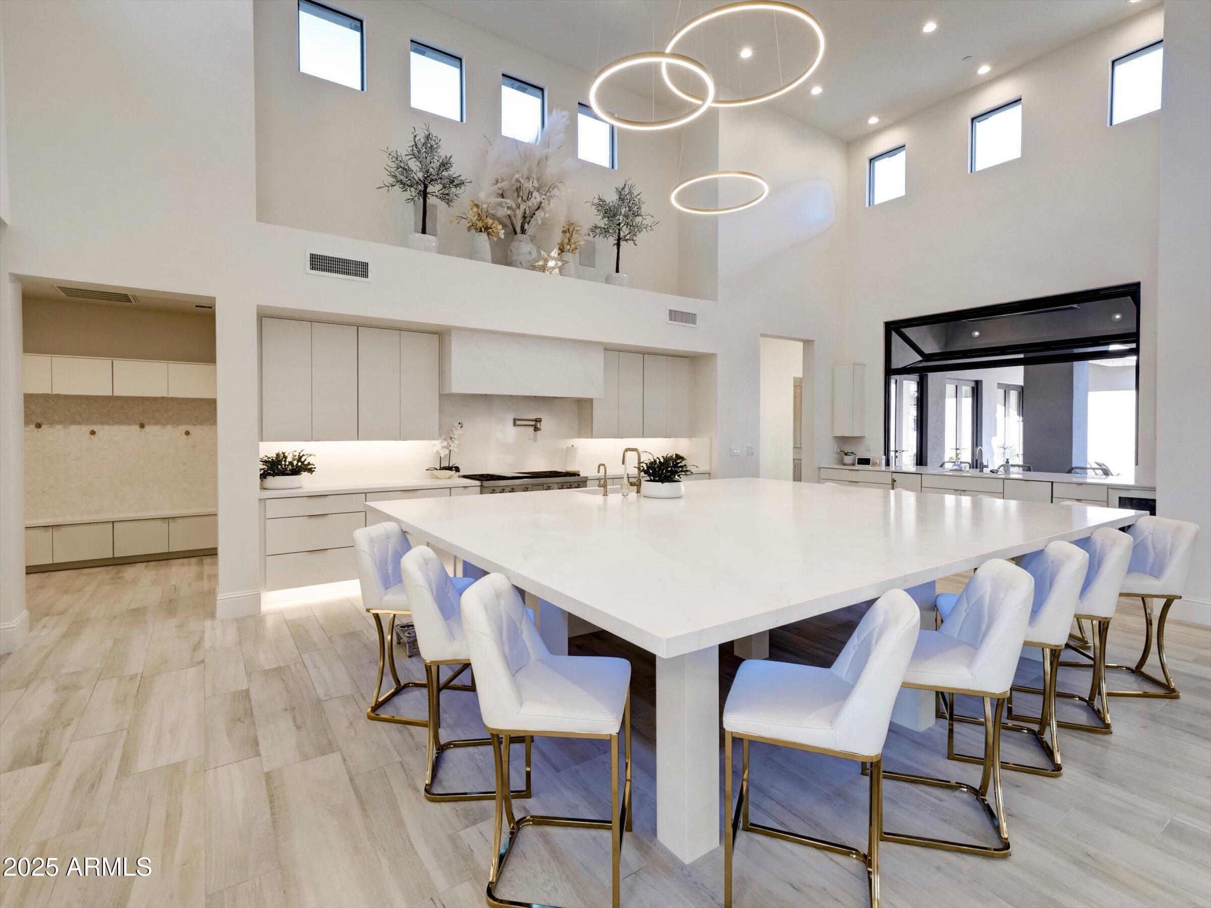 EAGLES NEST - Residential