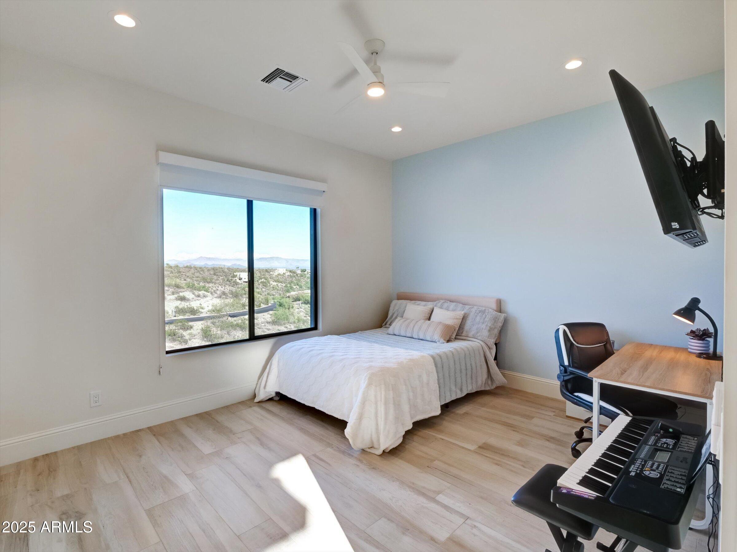 EAGLES NEST - Residential