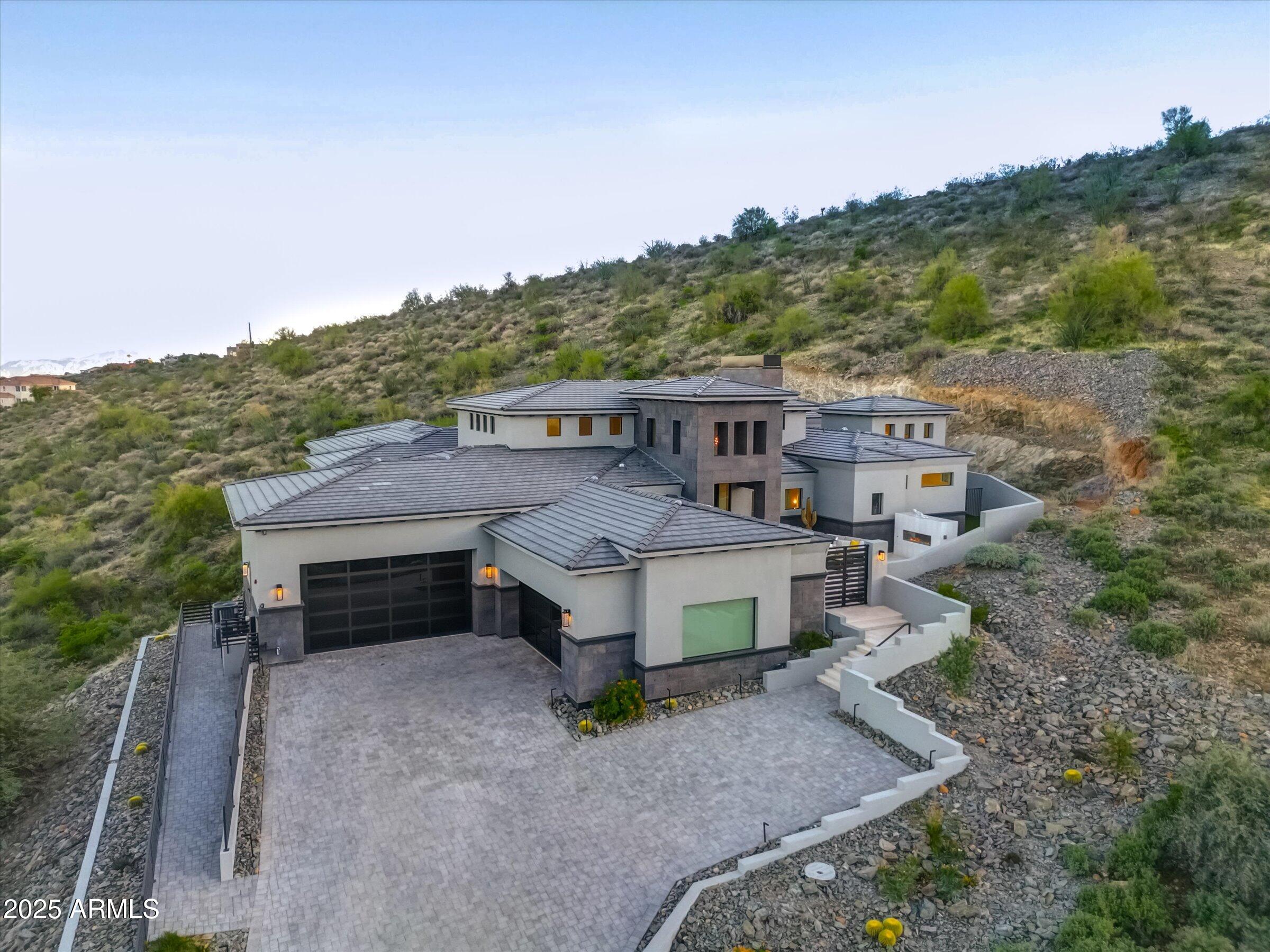 EAGLES NEST - Residential