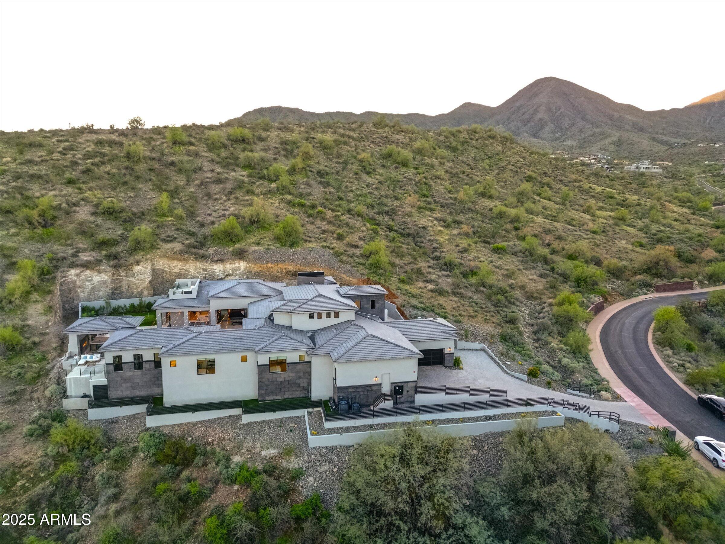 EAGLES NEST - Residential
