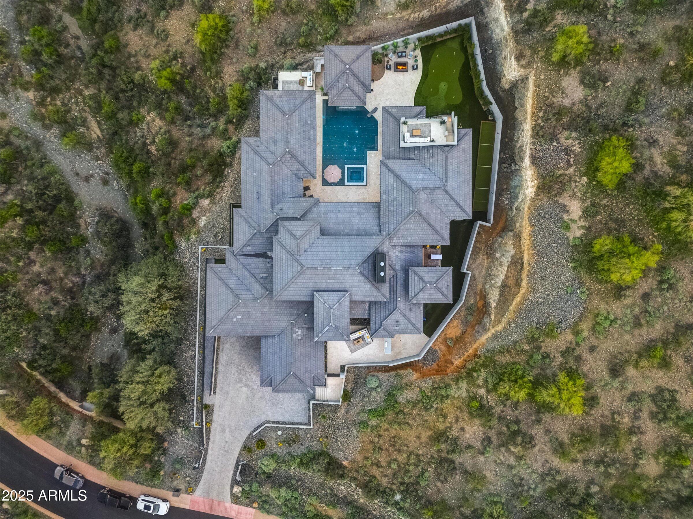 EAGLES NEST - Residential