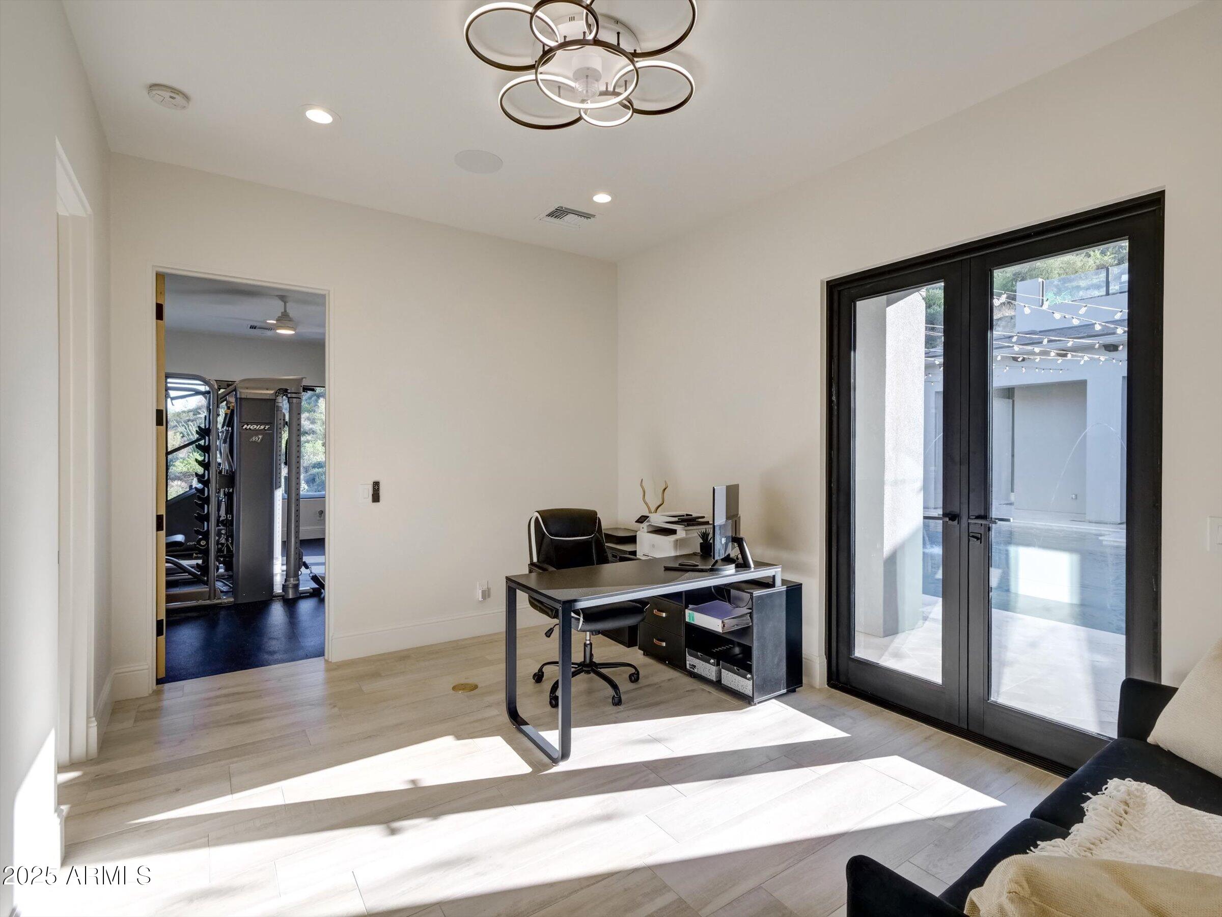 EAGLES NEST - Residential