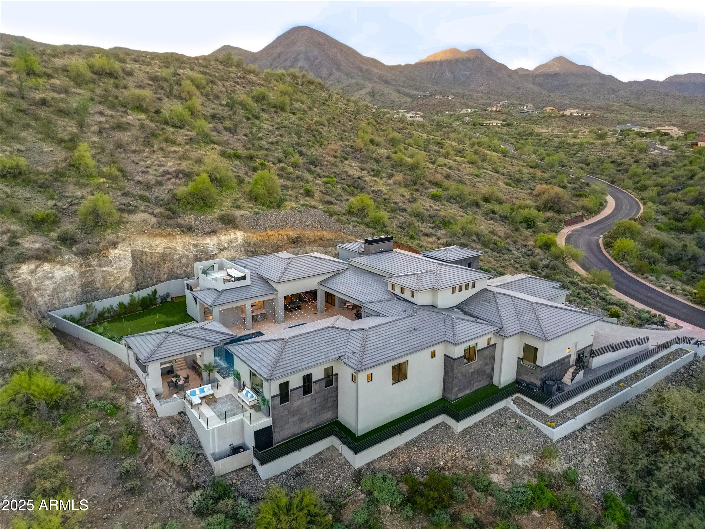 EAGLES NEST - Residential