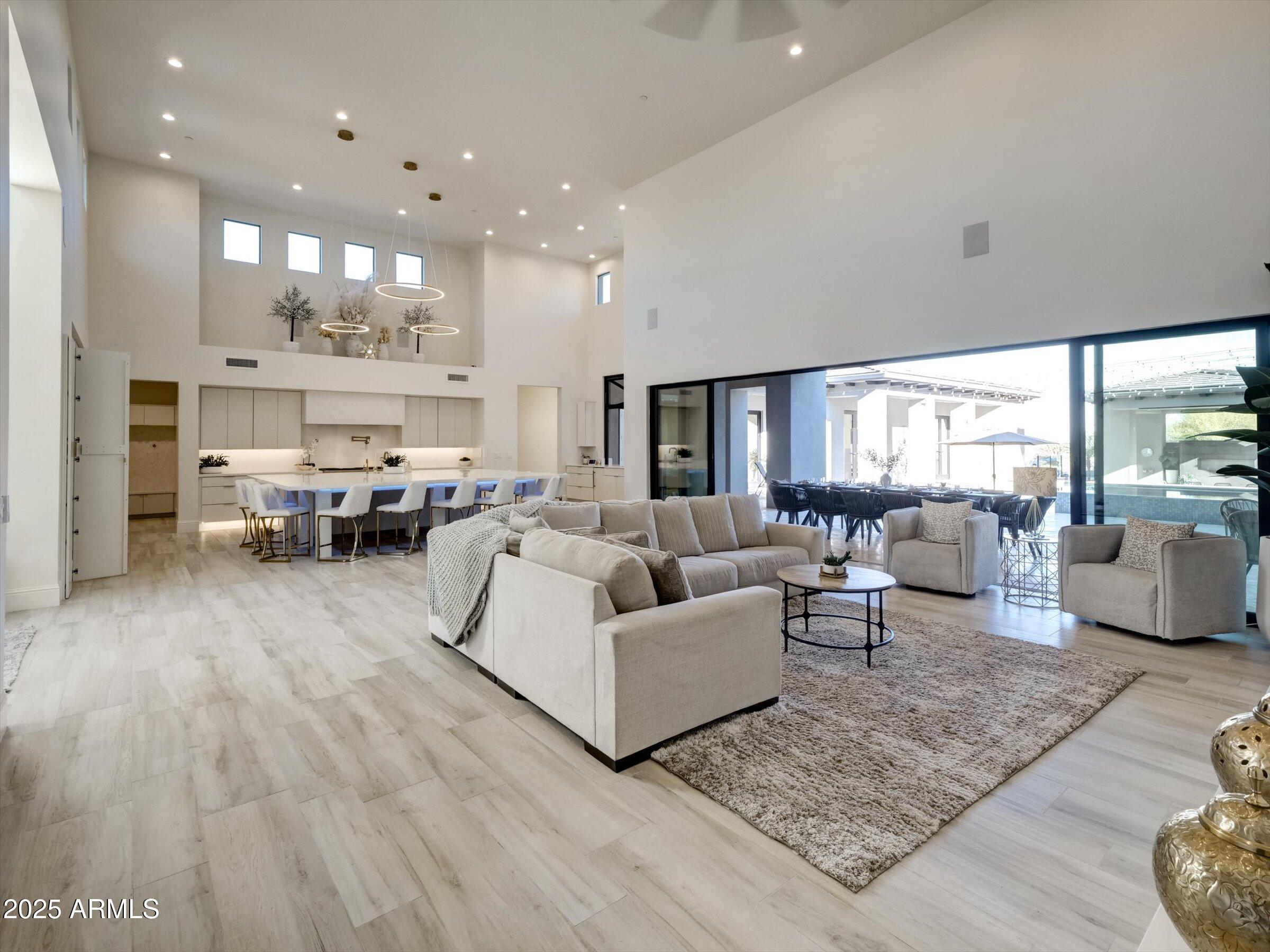 EAGLES NEST - Residential