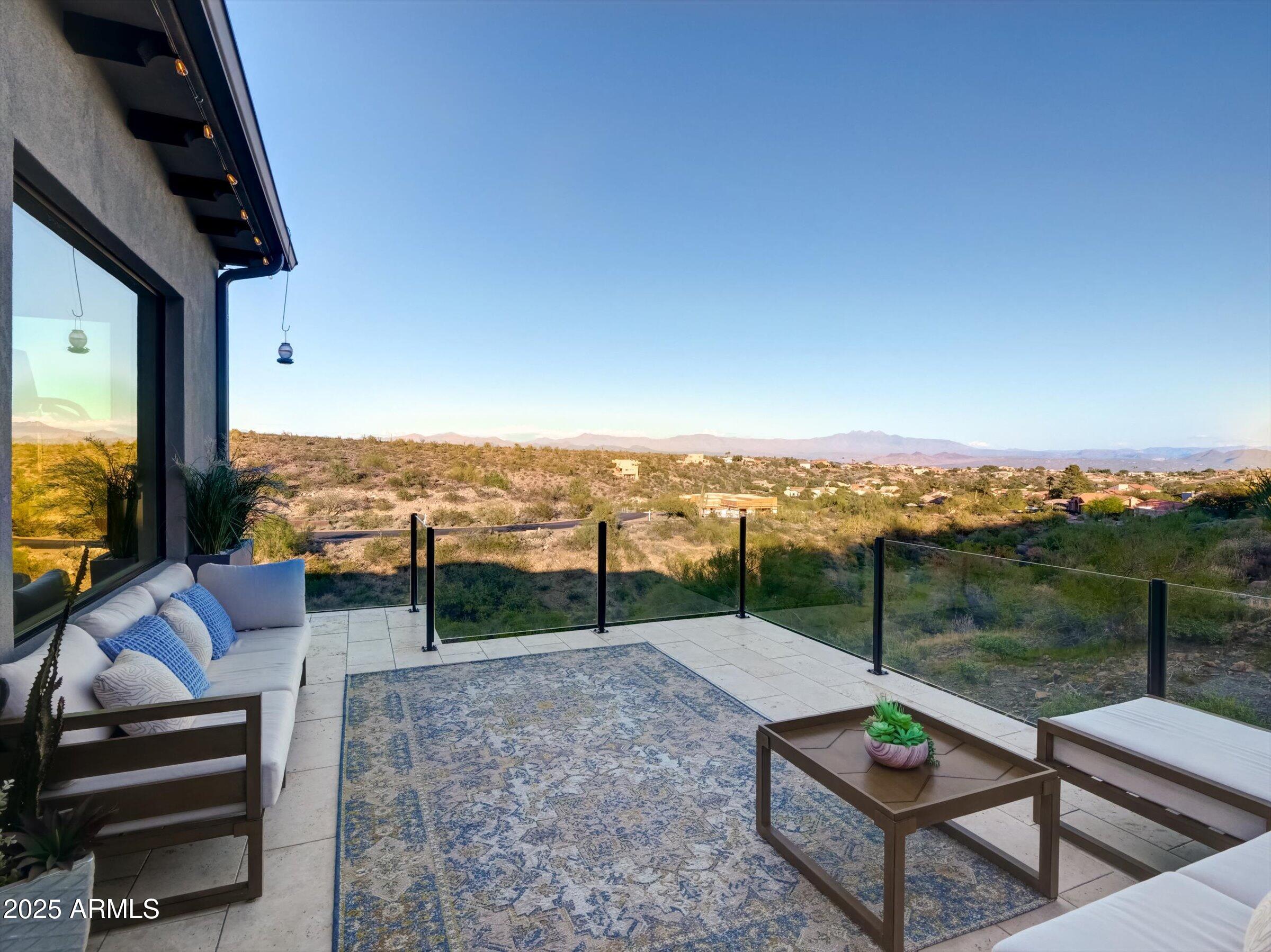 EAGLES NEST - Residential