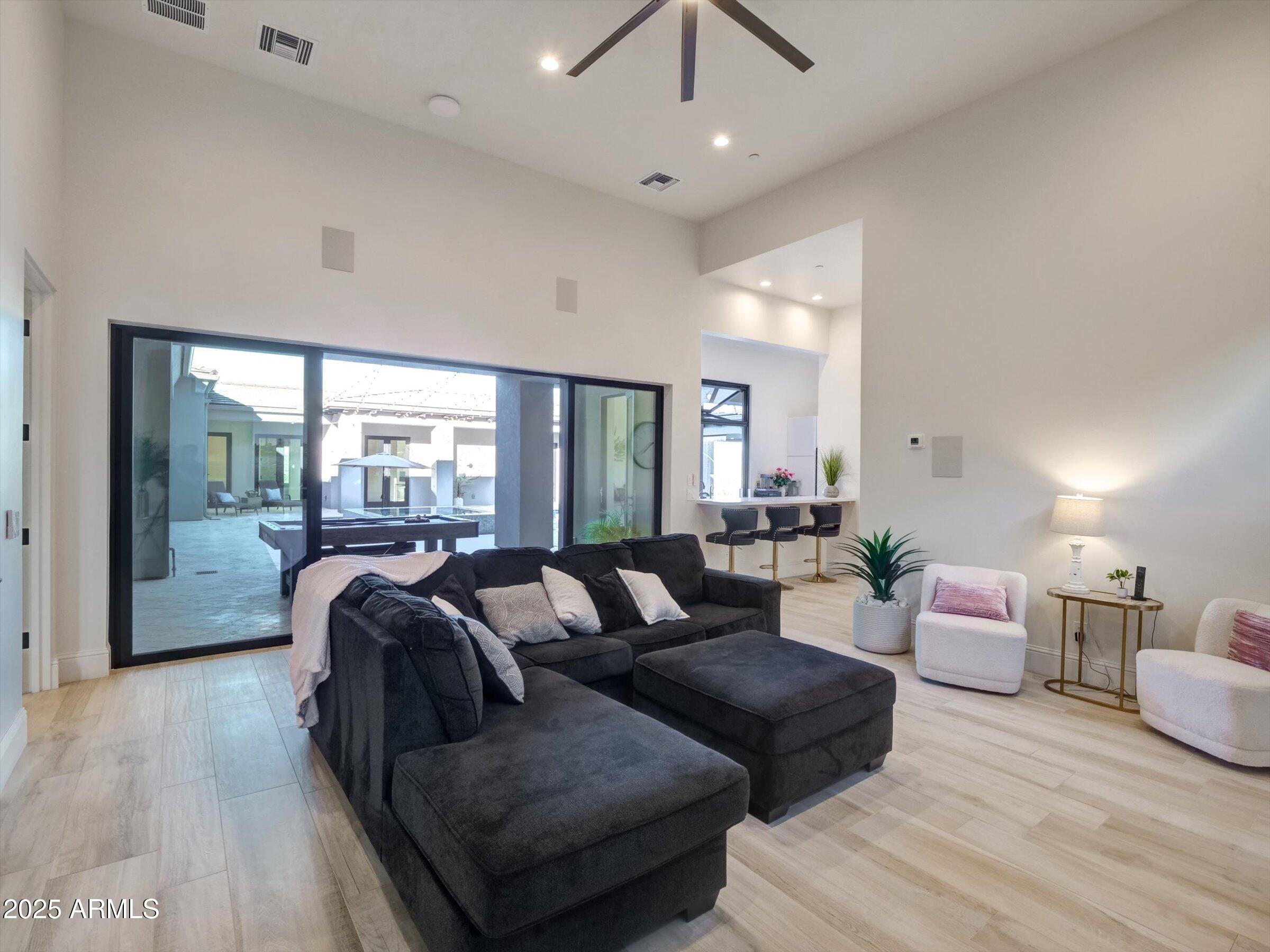 EAGLES NEST - Residential