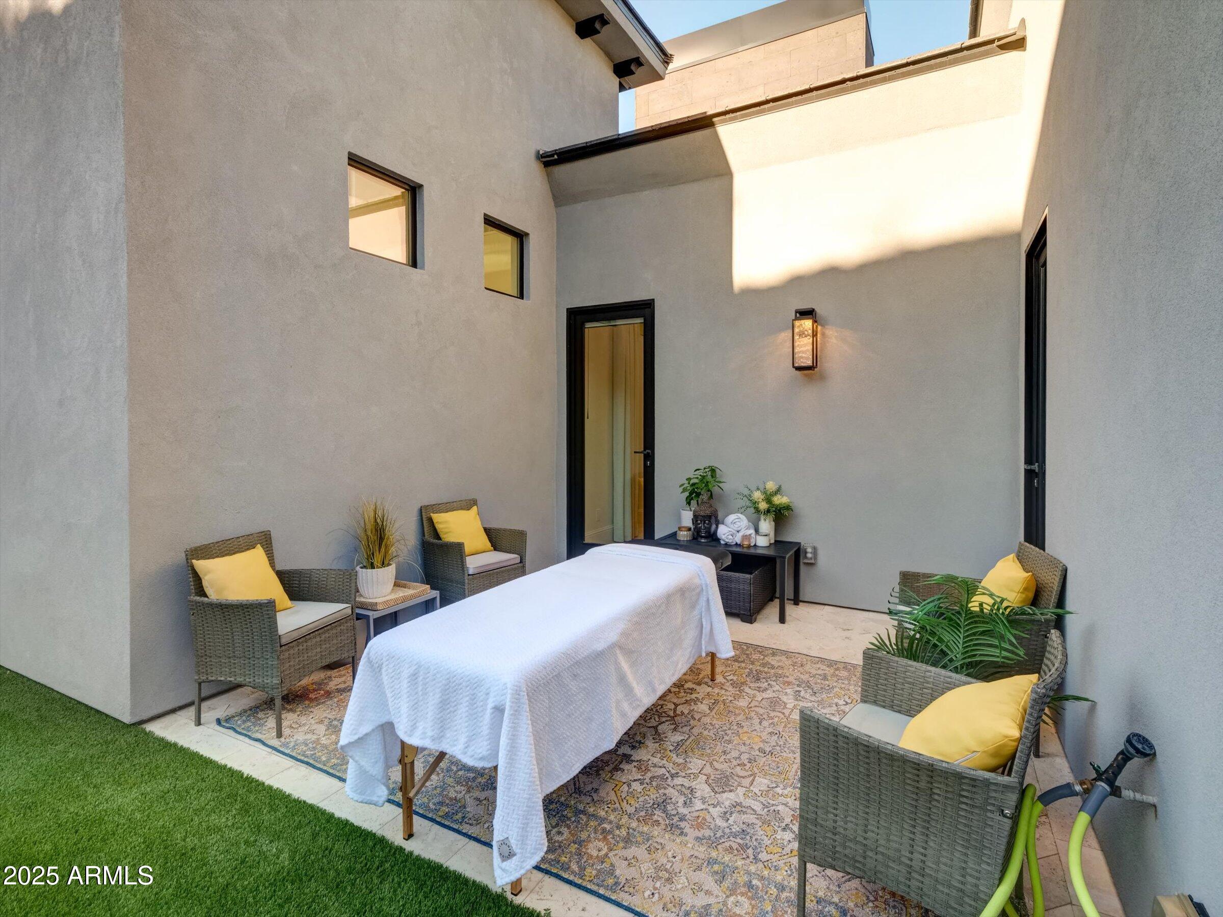 EAGLES NEST - Residential