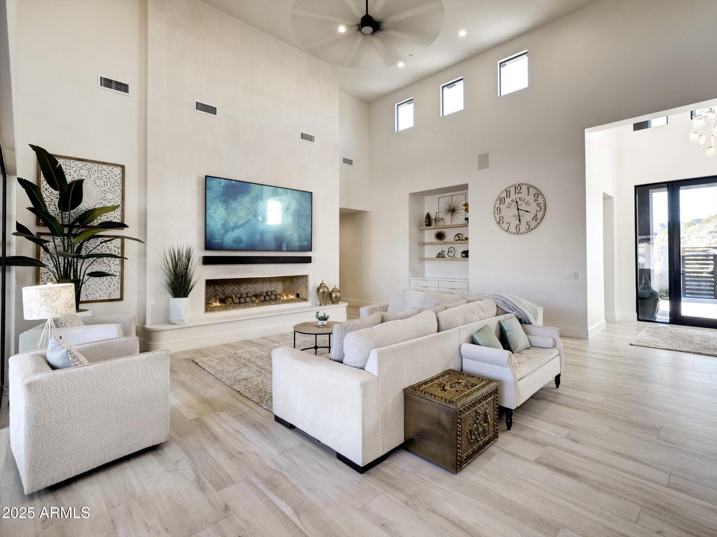 EAGLES NEST - Residential