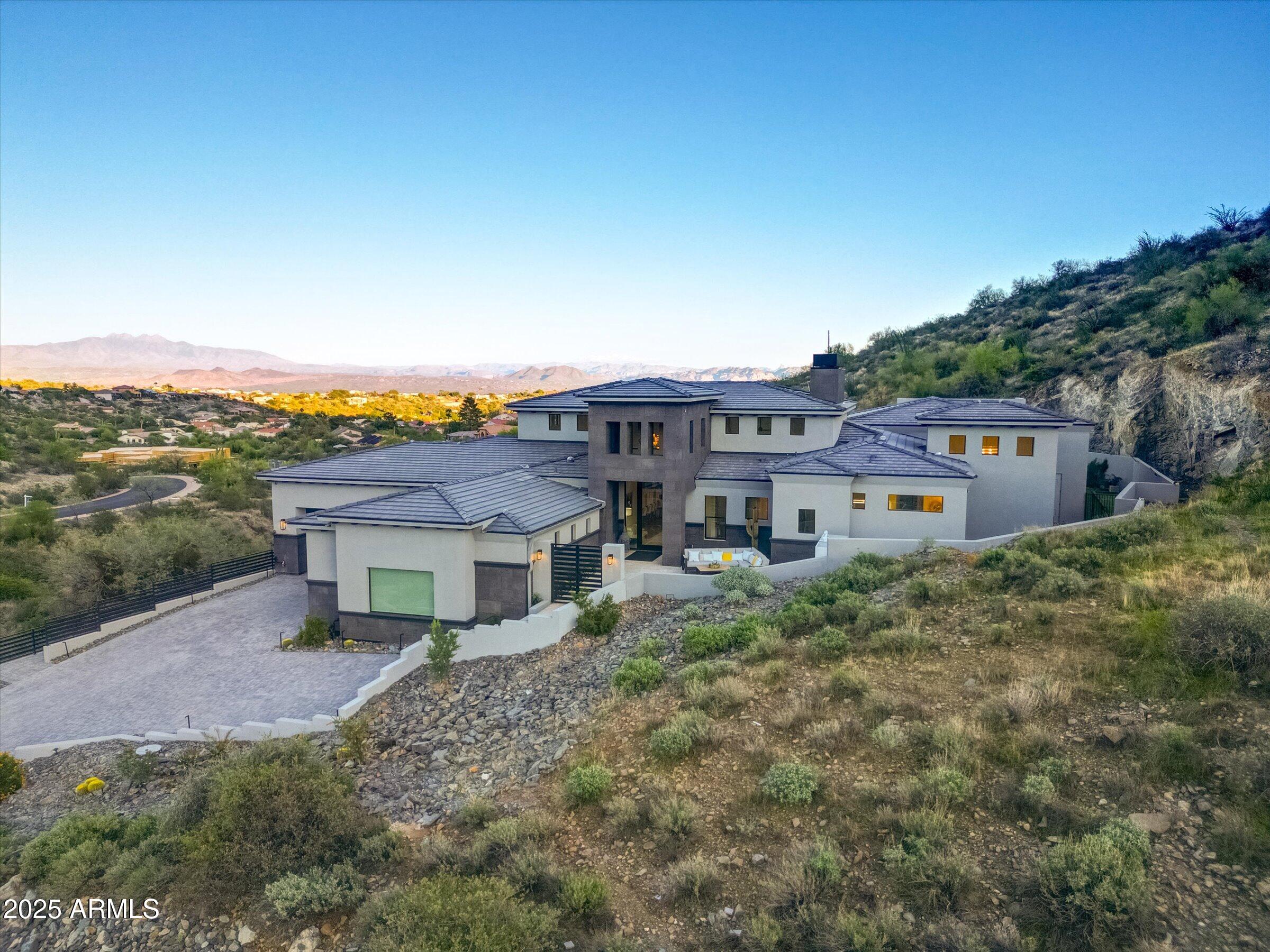 EAGLES NEST - Residential