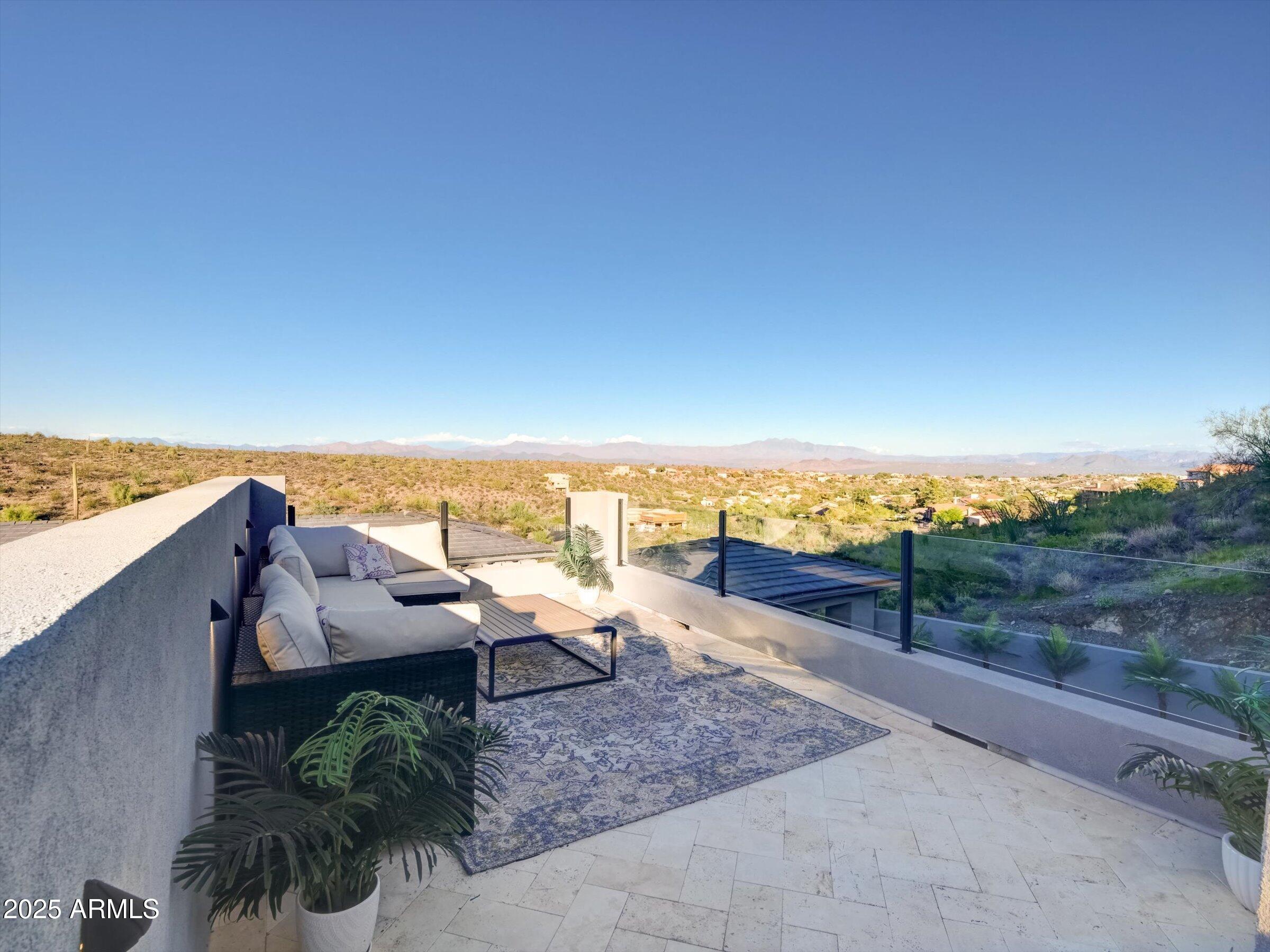 EAGLES NEST - Residential