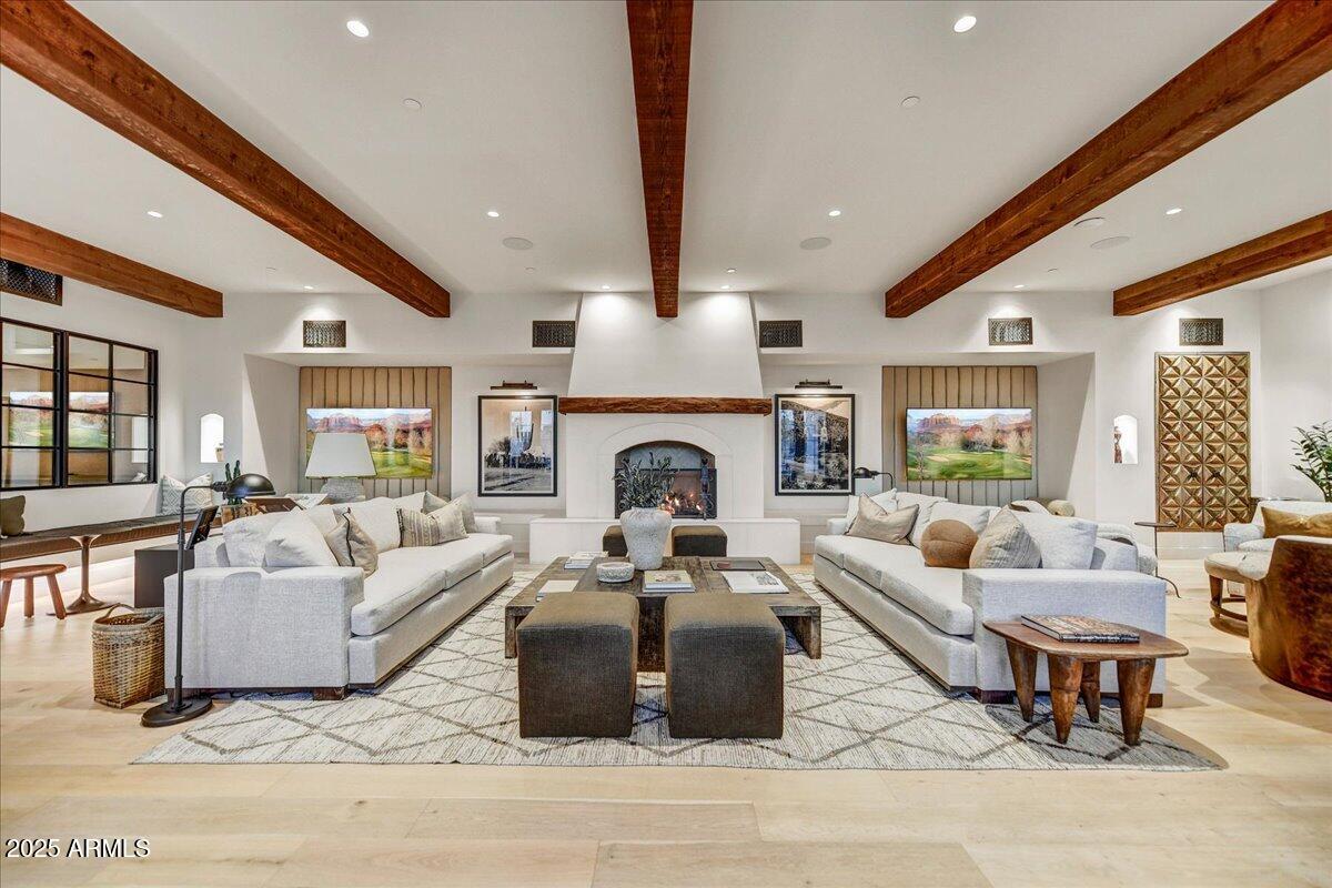 PHOENICIAN - Residential