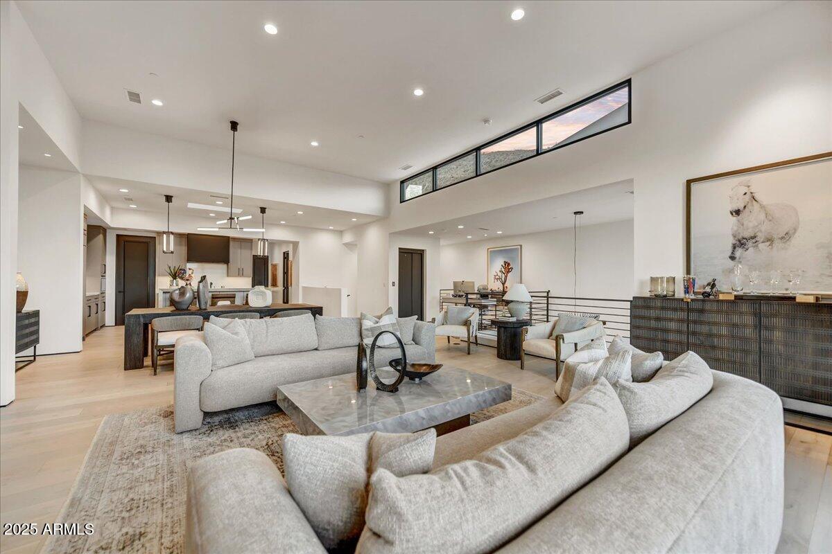 PHOENICIAN - Residential