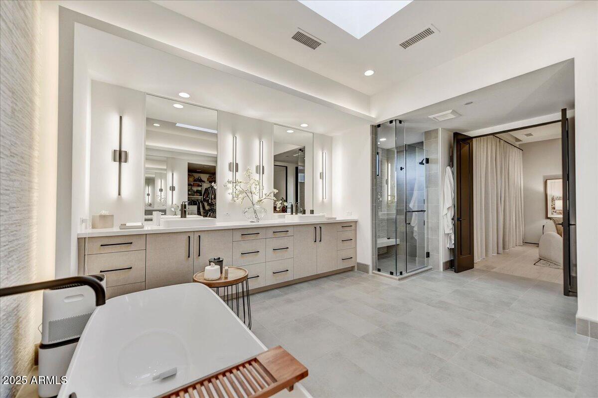 PHOENICIAN - Residential